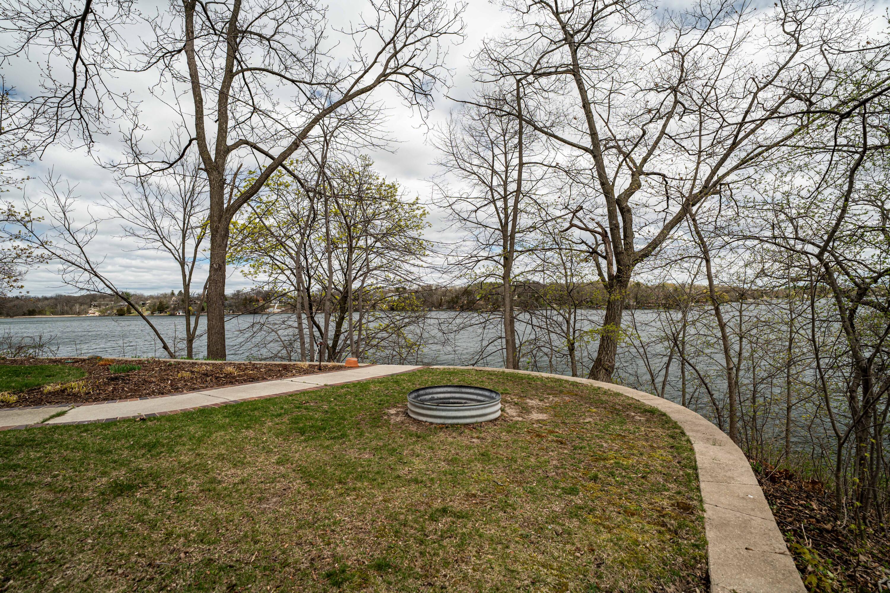 Wisconsin Lake Home for sale (MLS#: 1916939) at W290N8220  Florencetta Hts, in Merton, Wisconsin. (59 of 70)
