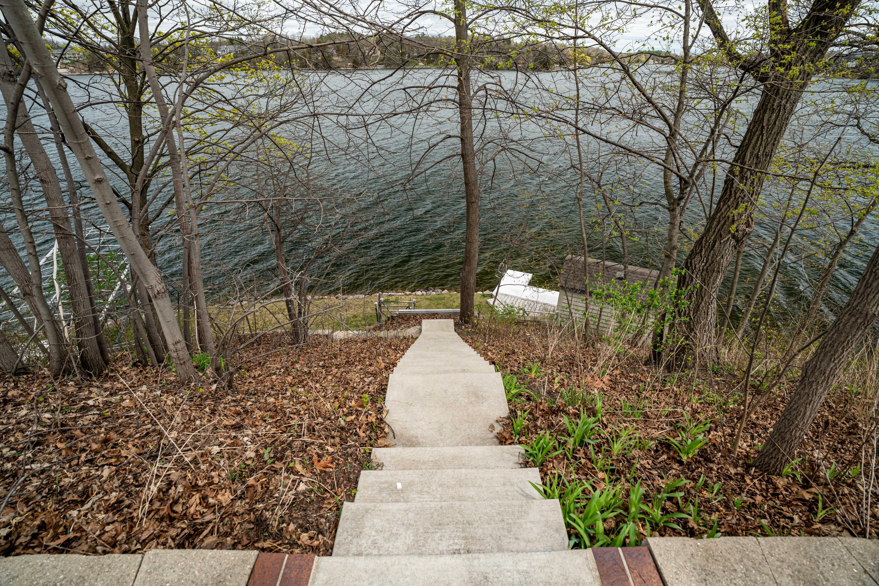Wisconsin Lake Home for sale (MLS#: 1916939) at W290N8220  Florencetta Hts, in Merton, Wisconsin. (60 of 70)