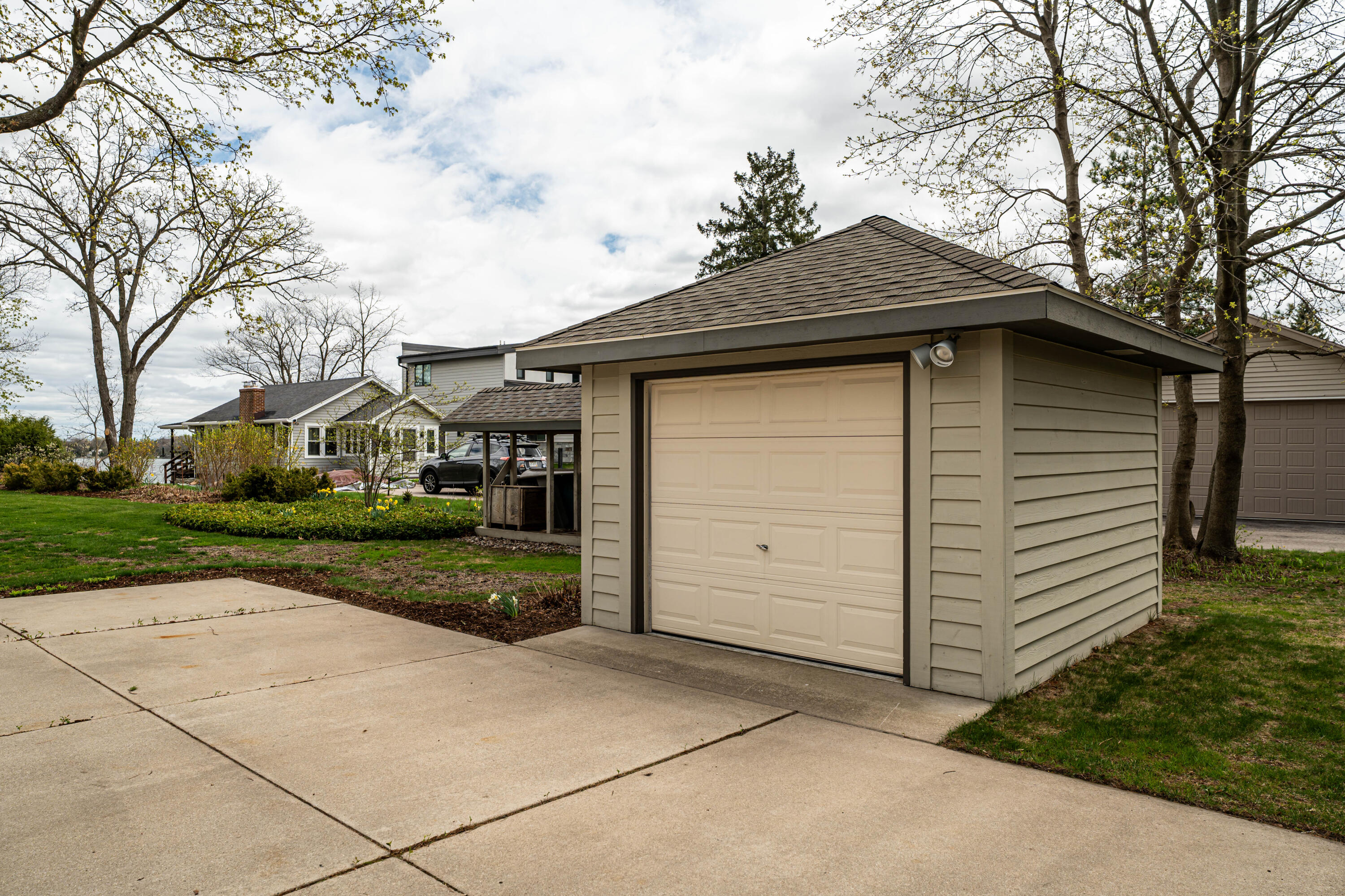 Wisconsin Lake Home for sale (MLS#: 1916939) at W290N8220  Florencetta Hts, in Merton, Wisconsin. (69 of 70)
