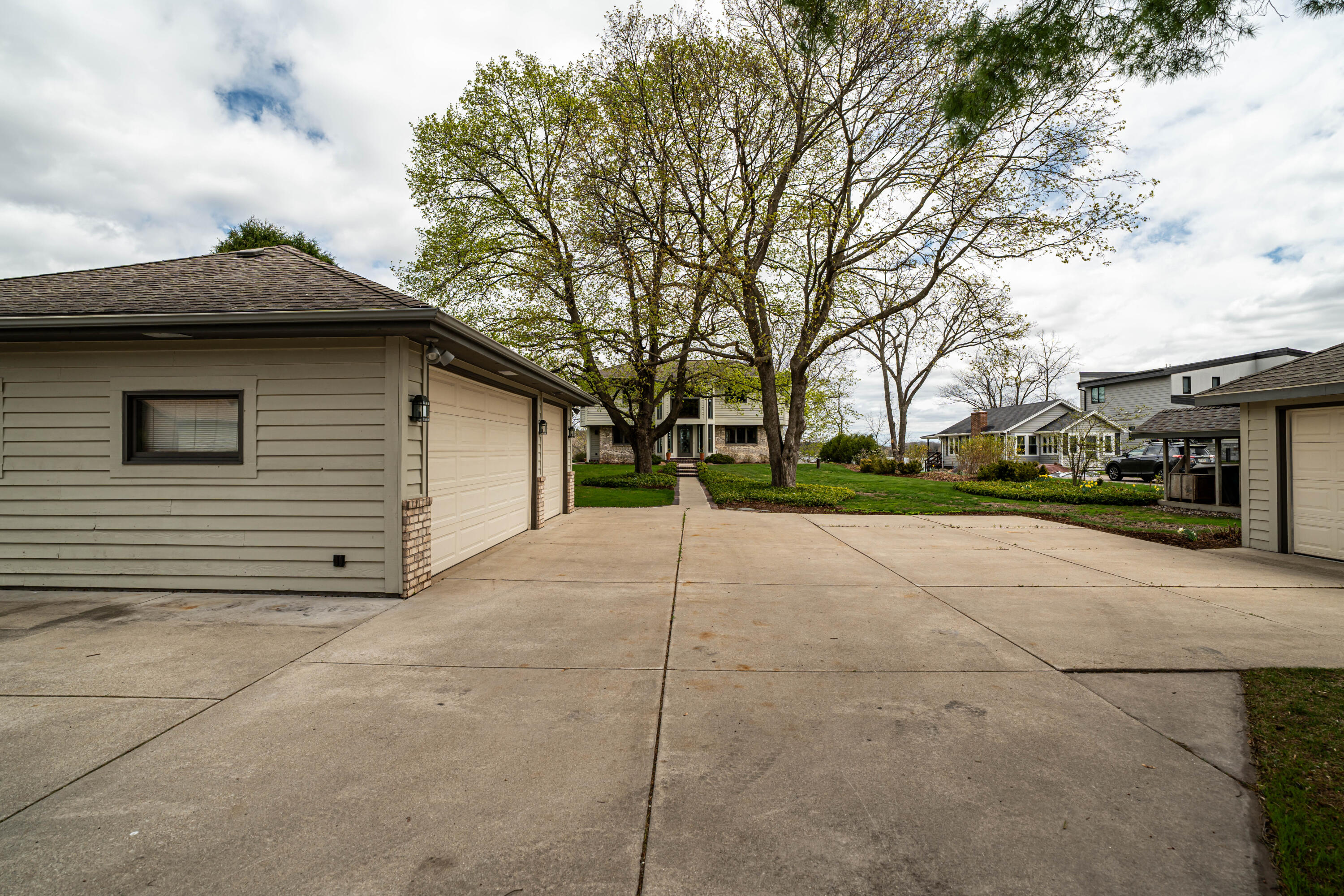 Wisconsin Lake Home for sale (MLS#: 1916939) at W290N8220  Florencetta Hts, in Merton, Wisconsin. (70 of 70)