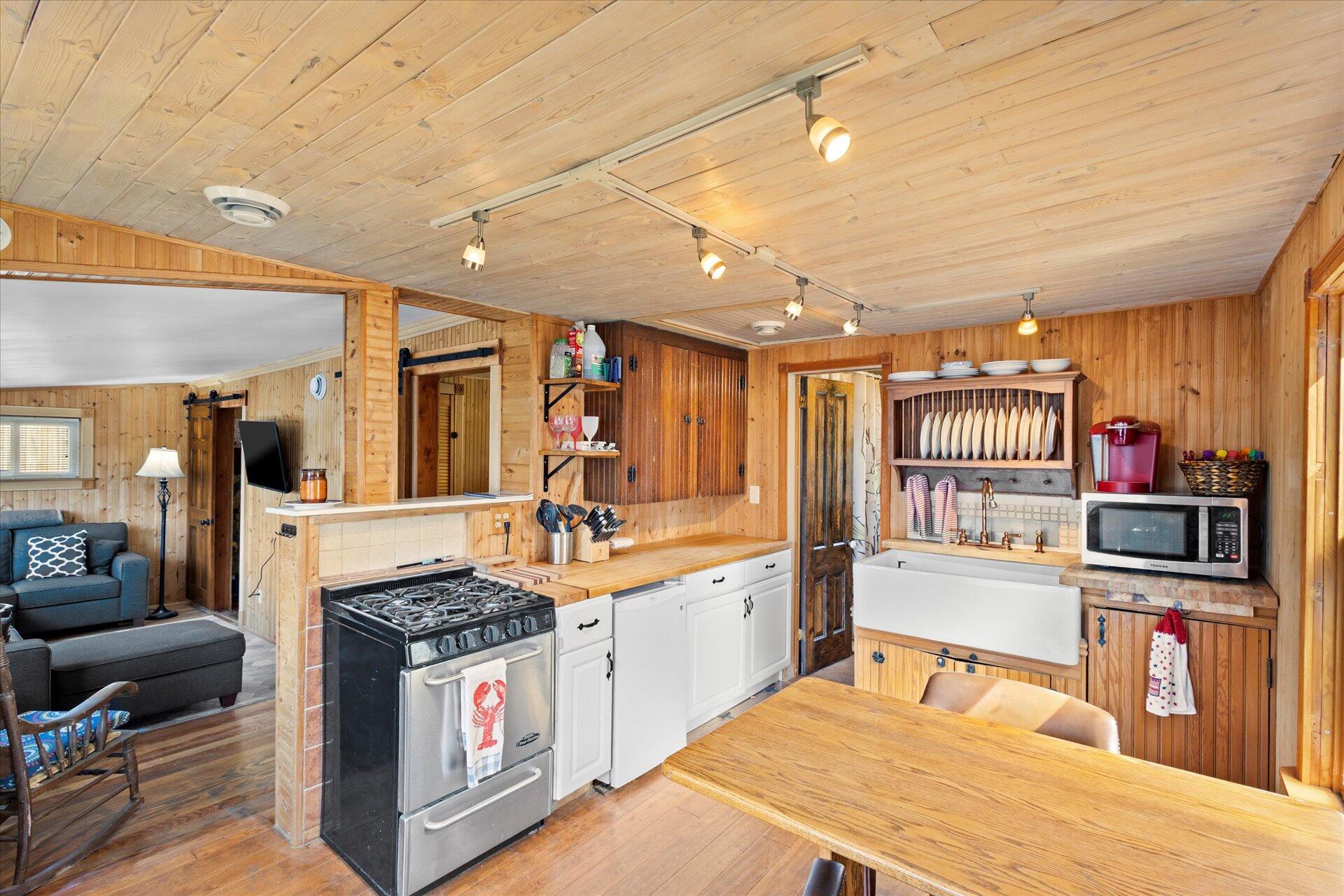 Wisconsin Lake Home for sale (MLS#: 1917046) at W1289  Beach Rd, in East Troy, Wisconsin. (5 of 22)