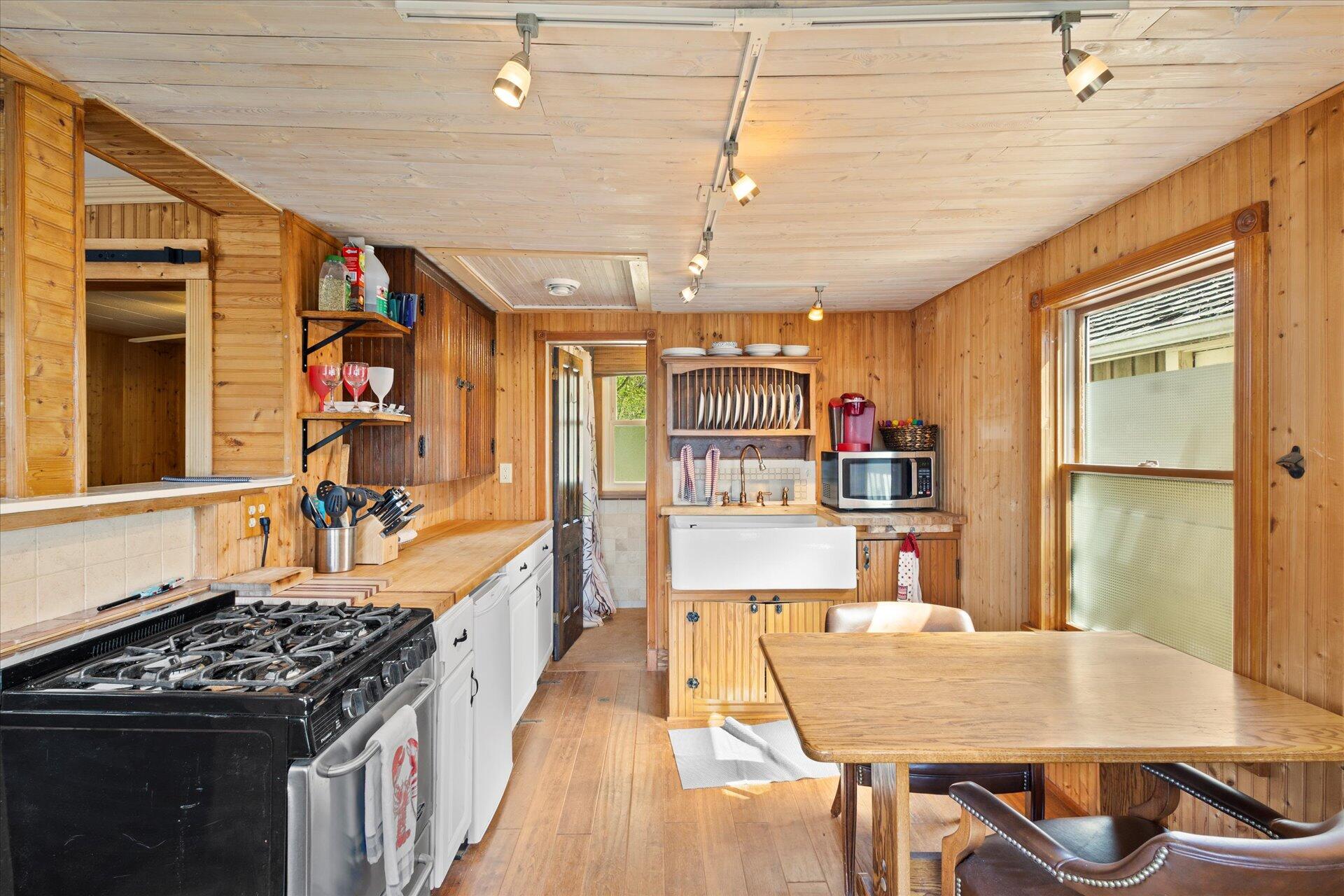 Wisconsin Lake Home for sale (MLS#: 1917046) at W1289  Beach Rd, in East Troy, Wisconsin. (6 of 22)