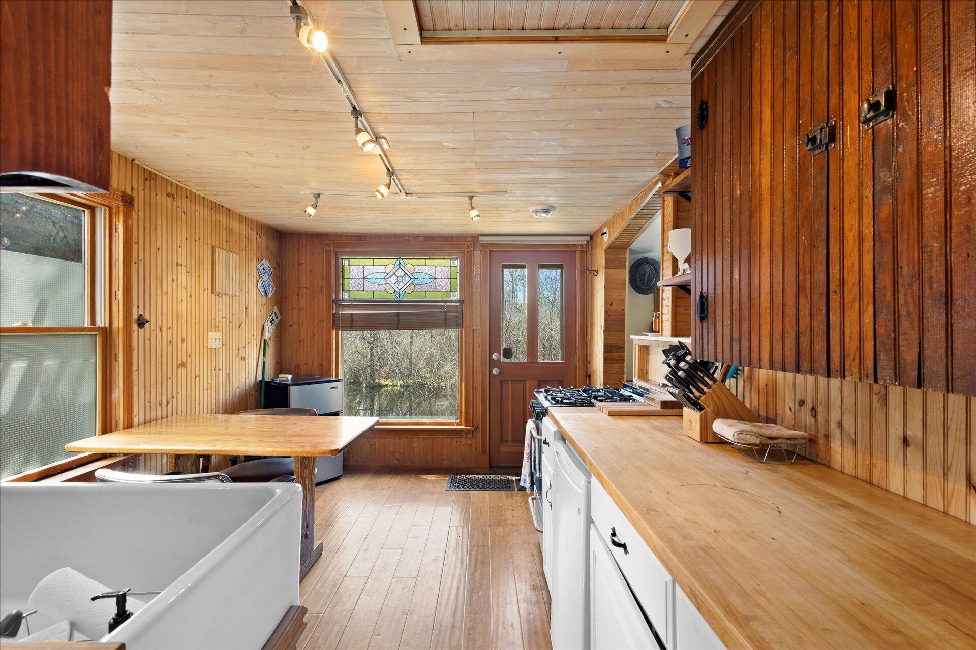 Wisconsin Lake Home for sale (MLS#: 1917046) at W1289  Beach Rd, in East Troy, Wisconsin. (7 of 22)