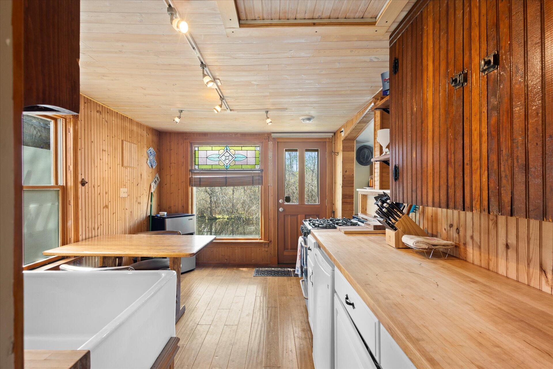 Wisconsin Lake Home for sale (MLS#: 1917046) at W1289  Beach Rd, in East Troy, Wisconsin. (8 of 22)