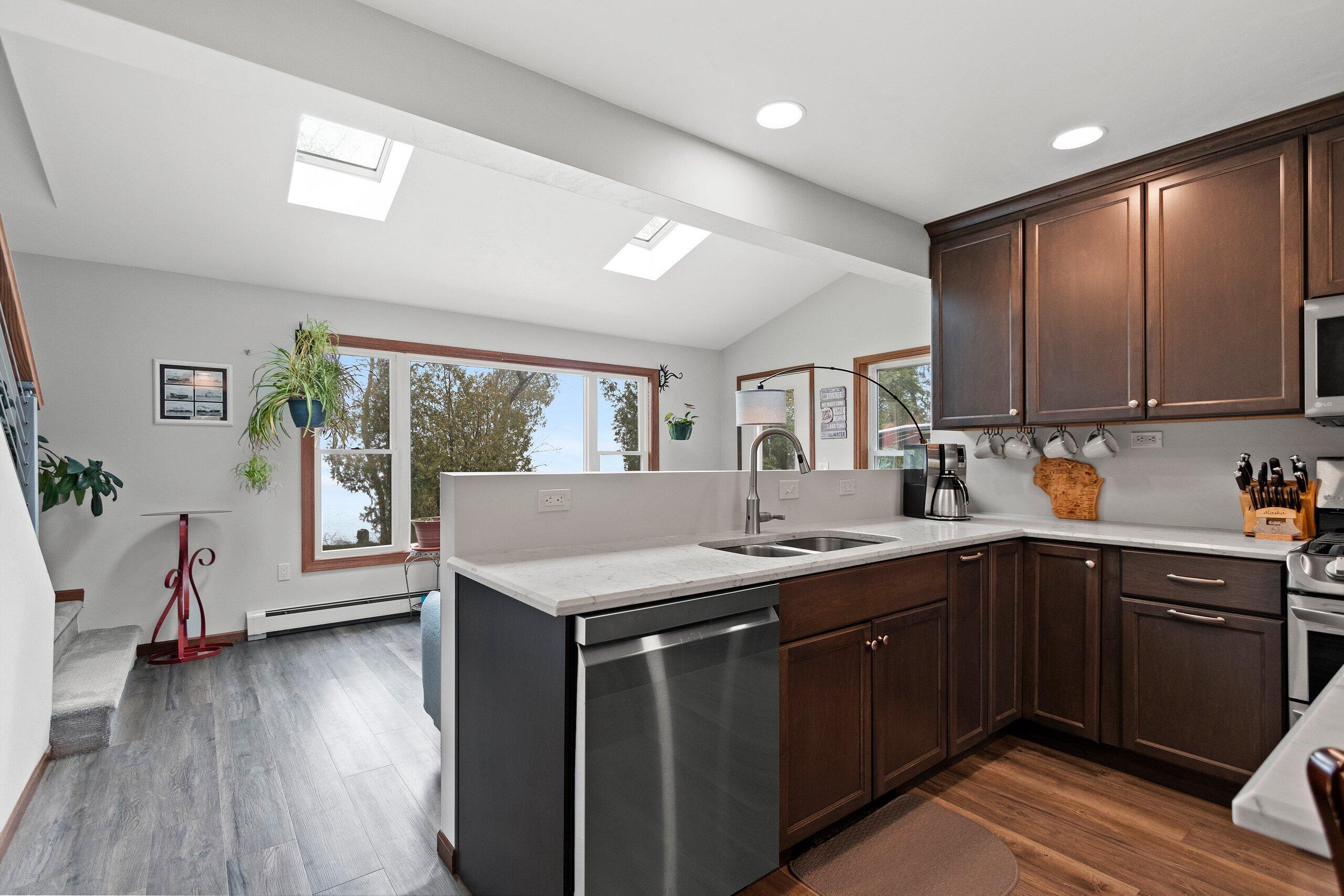 Wisconsin Lake Home for sale (MLS#: 1917083) at 1020  Lakeview Dr, in Algoma, Wisconsin. (24 of 67)