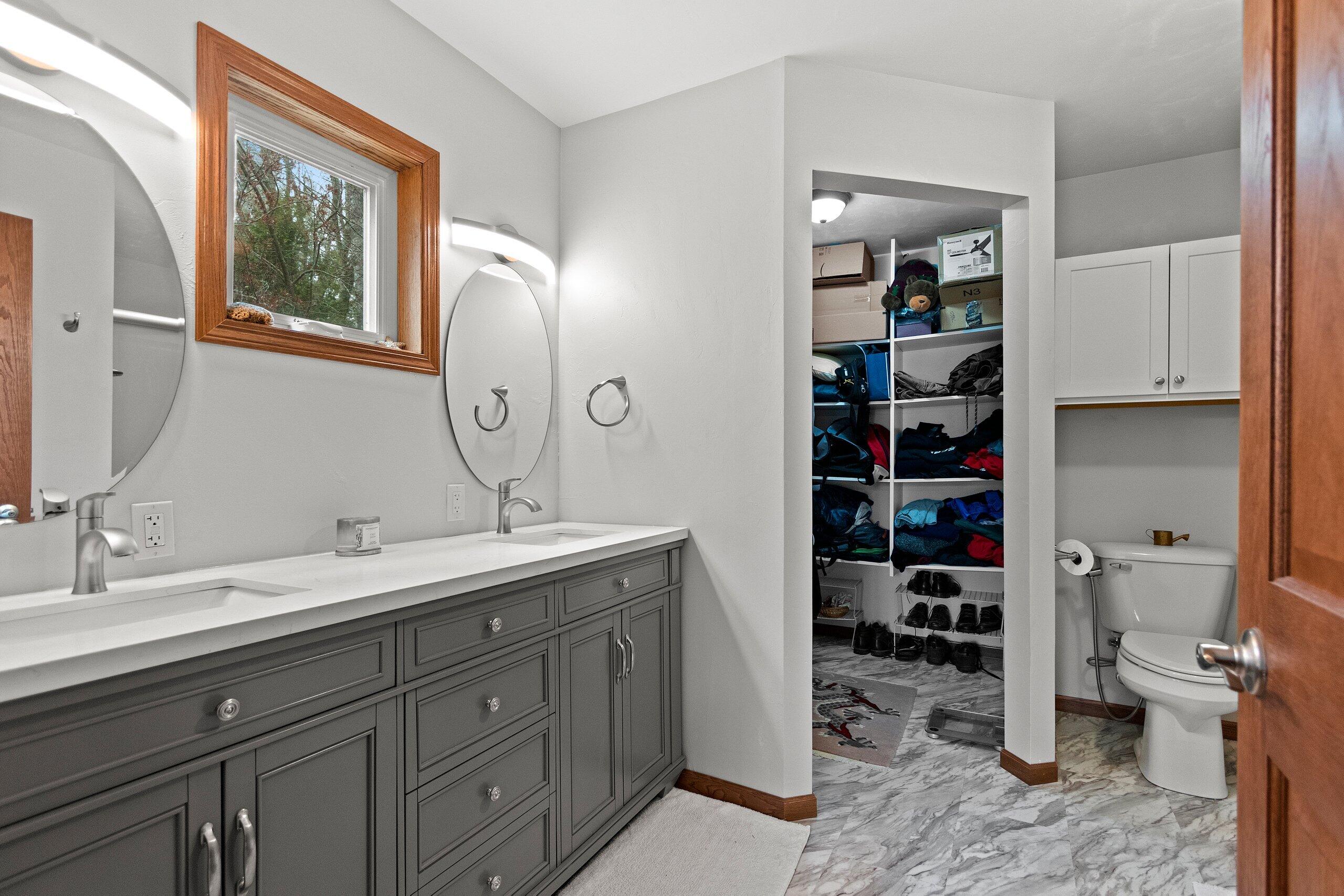 Wisconsin Lake Home for sale (MLS#: 1917083) at 1020  Lakeview Dr, in Algoma, Wisconsin. (28 of 67)