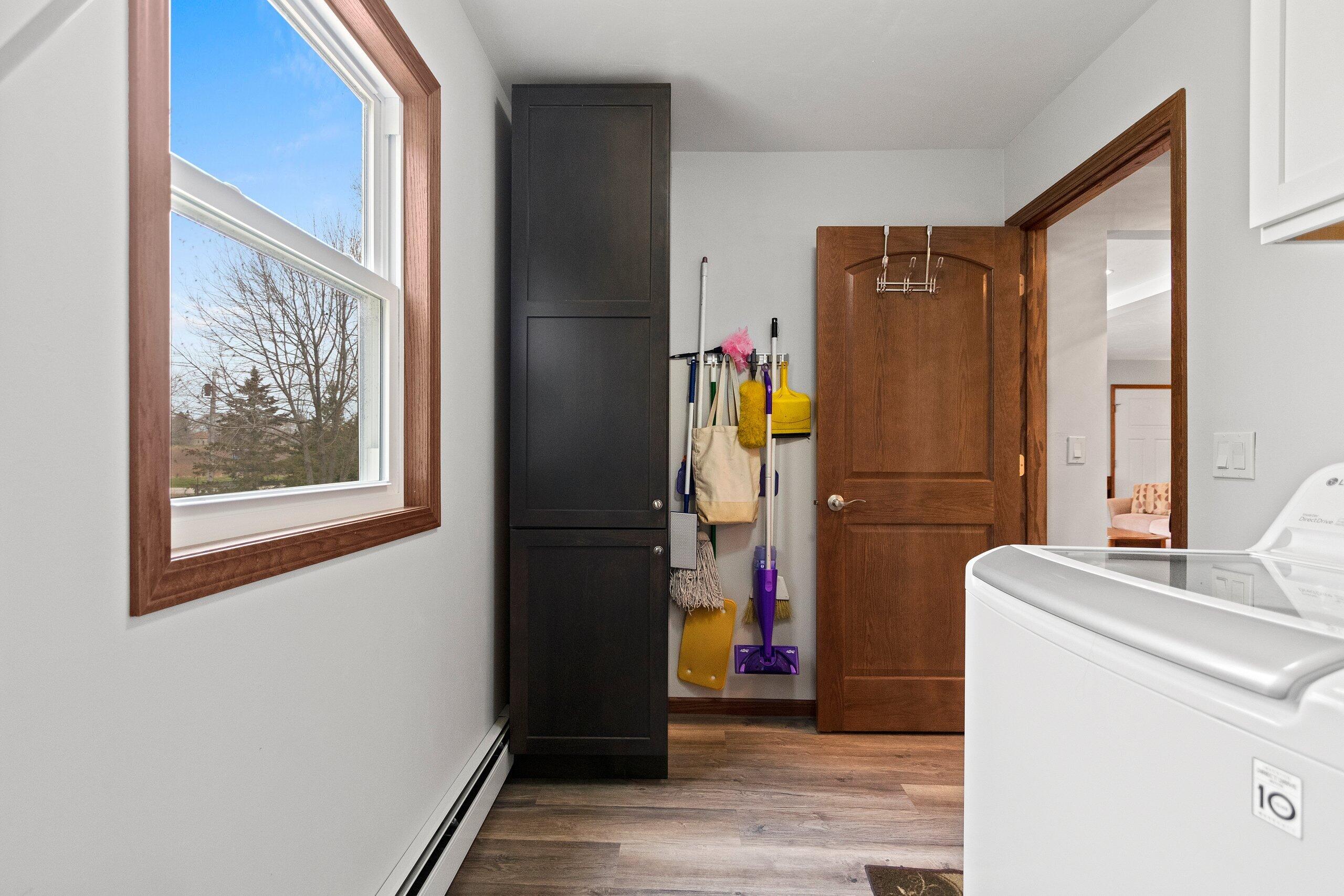 Wisconsin Lake Home for sale (MLS#: 1917083) at 1020  Lakeview Dr, in Algoma, Wisconsin. (31 of 67)