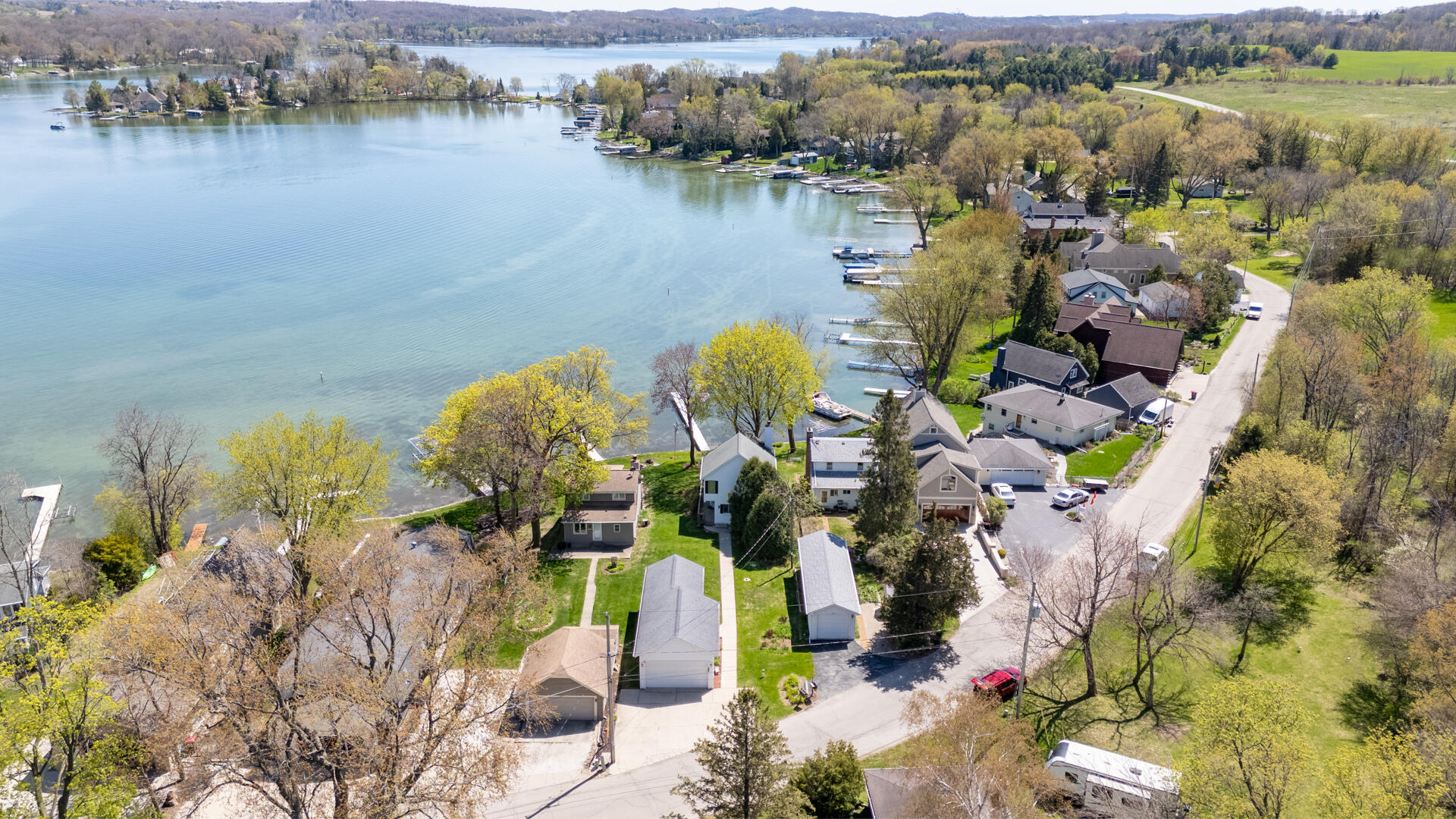 Wisconsin Lake Home for sale (MLS#: 1917393) at 5656 W Lake Dr, in West Bend, Wisconsin. (16 of 39)