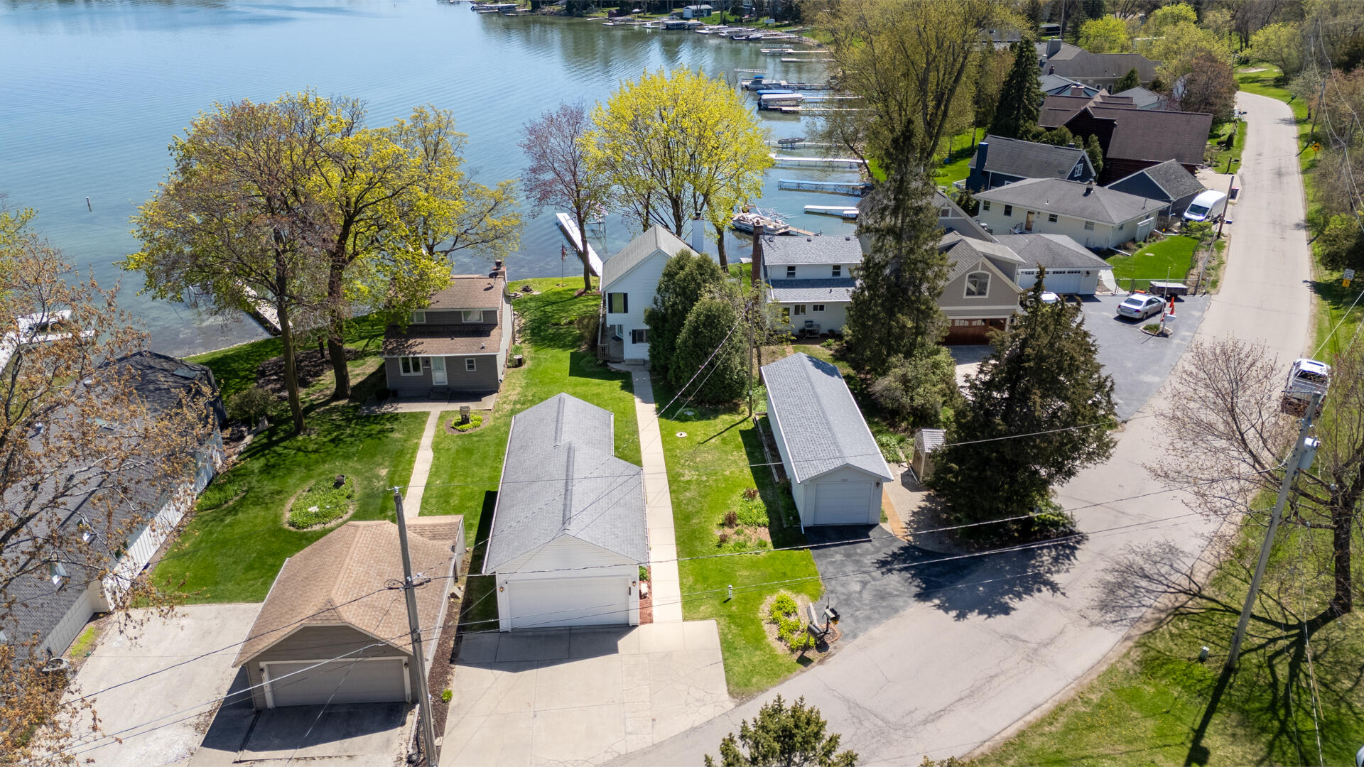 Wisconsin Lake Home for sale (MLS#: 1917393) at 5656 W Lake Dr, in West Bend, Wisconsin. (3 of 39)