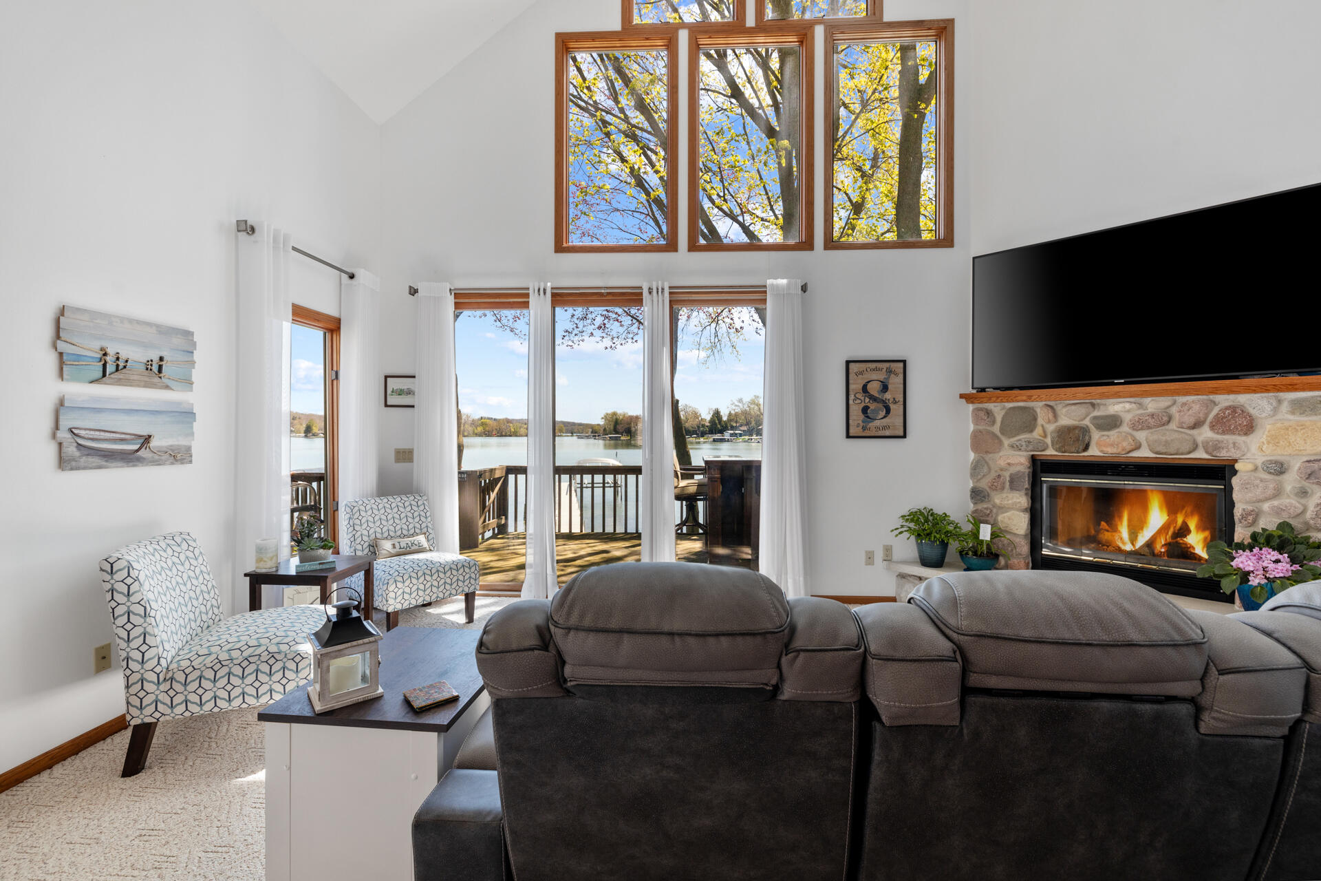 Wisconsin Lake Home for sale (MLS#: 1917393) at 5656 W Lake Dr, in West Bend, Wisconsin. (21 of 39)