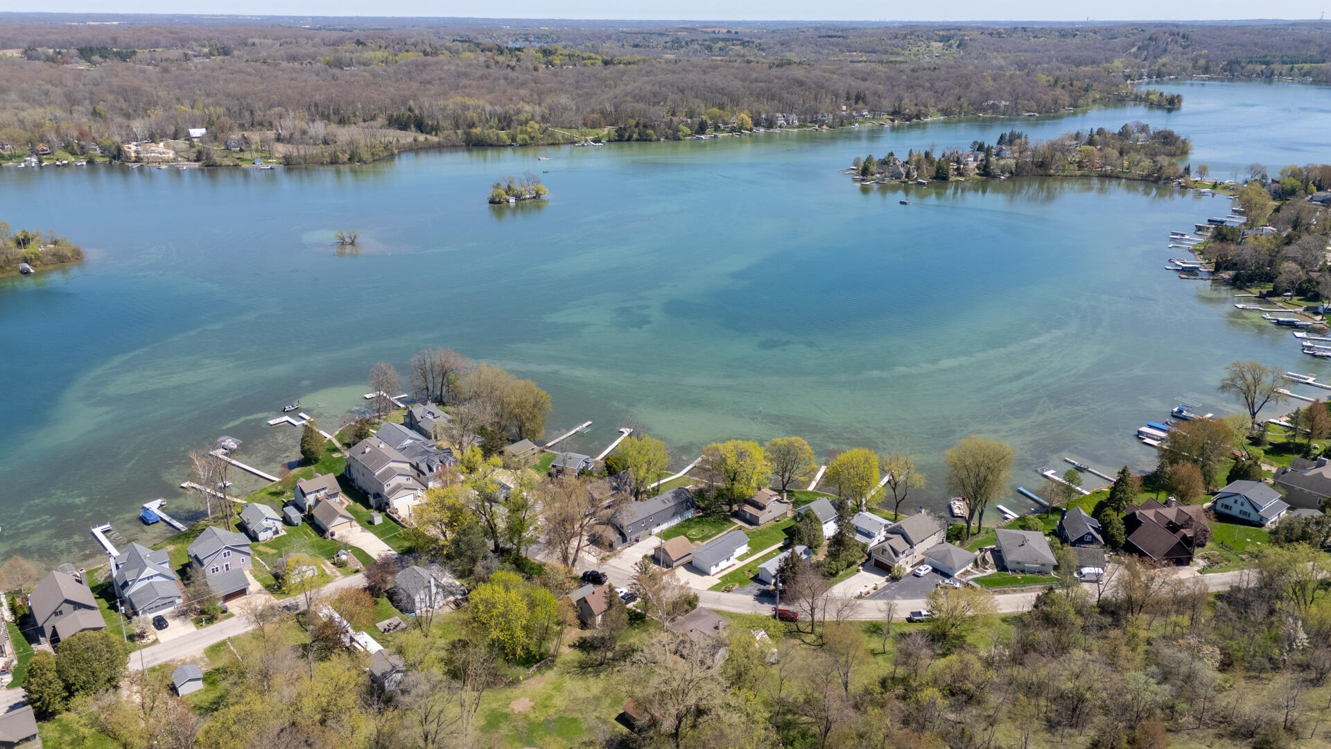 Wisconsin Lake Home for sale (MLS#: 1917393) at 5656 W Lake Dr, in West Bend, Wisconsin. (4 of 39)