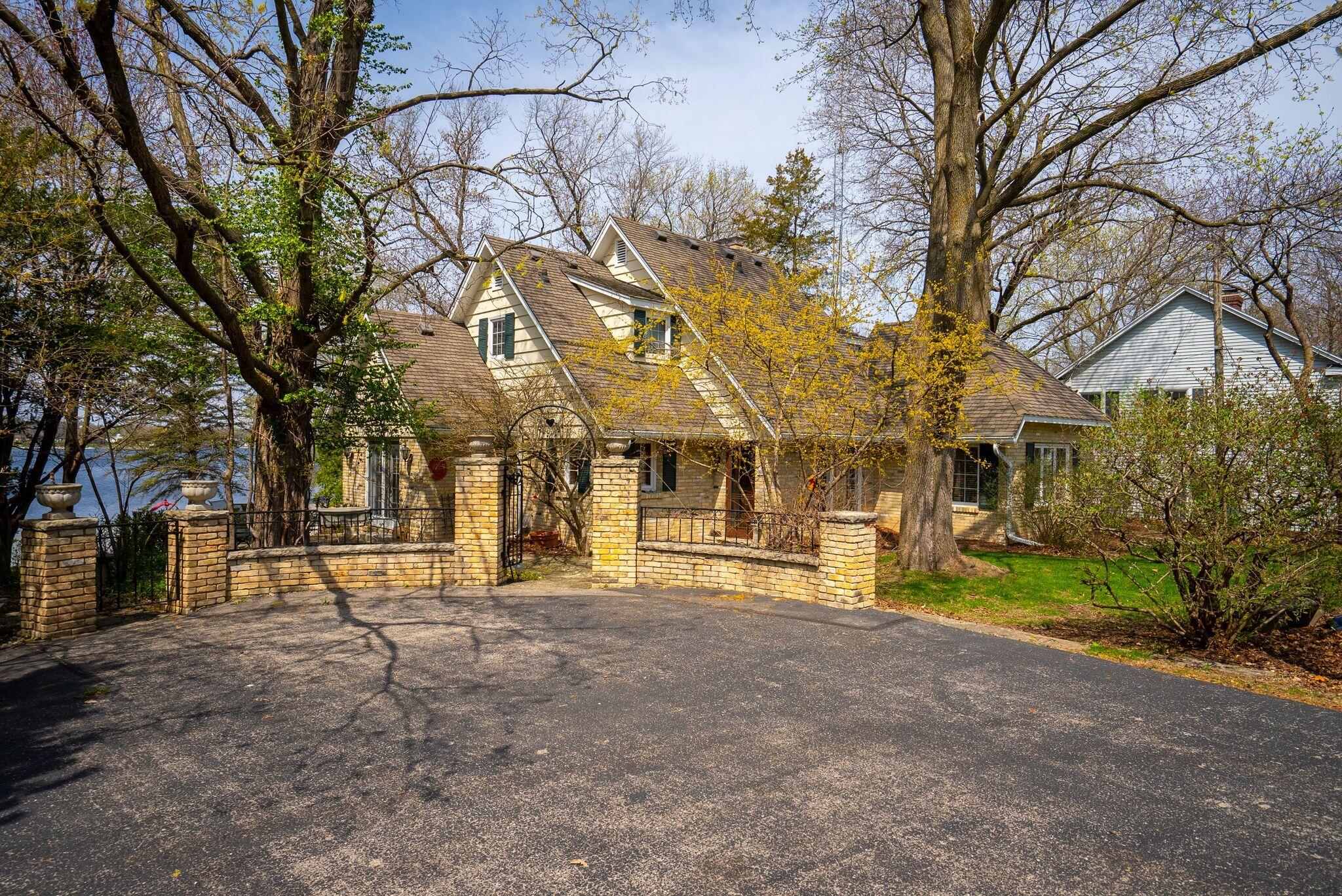 Wisconsin Lake Home for sale (MLS#: 1917418) at N67W32358  Wildwood Point Rd, in Merton, Wisconsin. (3 of 19)