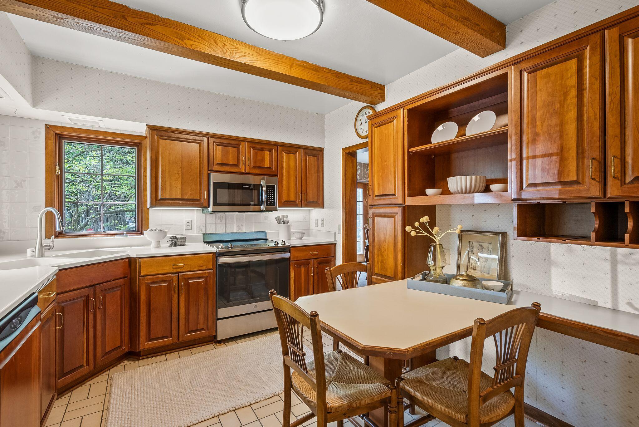 Wisconsin Lake Home for sale (MLS#: 1917418) at N67W32358  Wildwood Point Rd, in Merton, Wisconsin. (8 of 19)