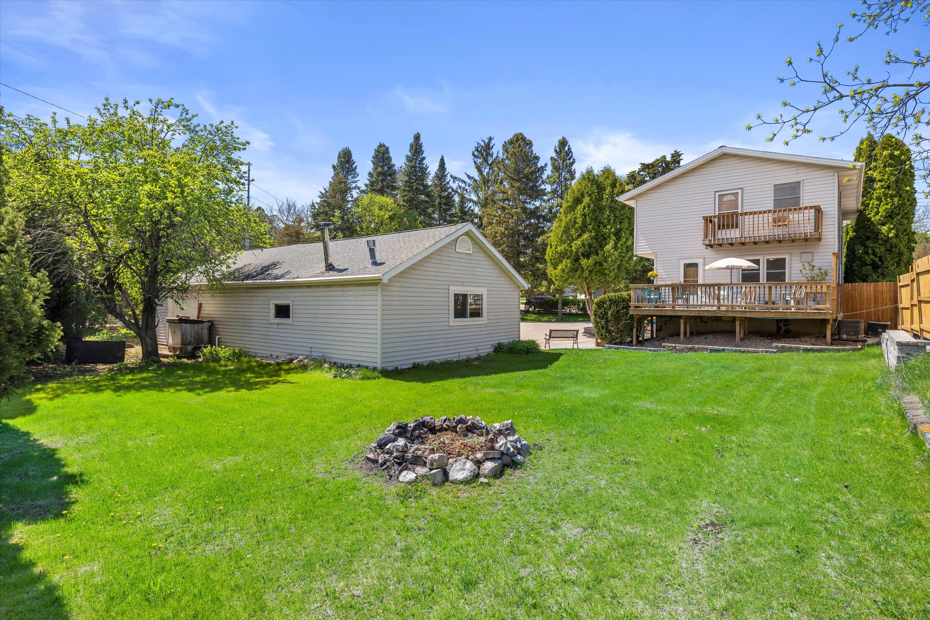 Wisconsin Lake Home for sale (MLS#: 1917592) at 1542  3rd St, in Delafield, Wisconsin. (12 of 34)