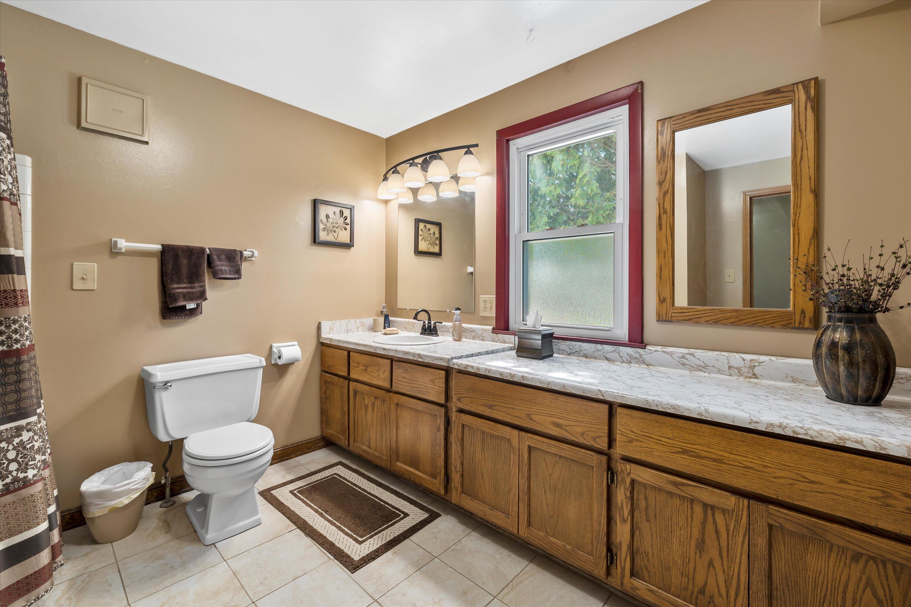 Wisconsin Lake Home for sale (MLS#: 1917592) at 1542  3rd St, in Delafield, Wisconsin. (19 of 34)