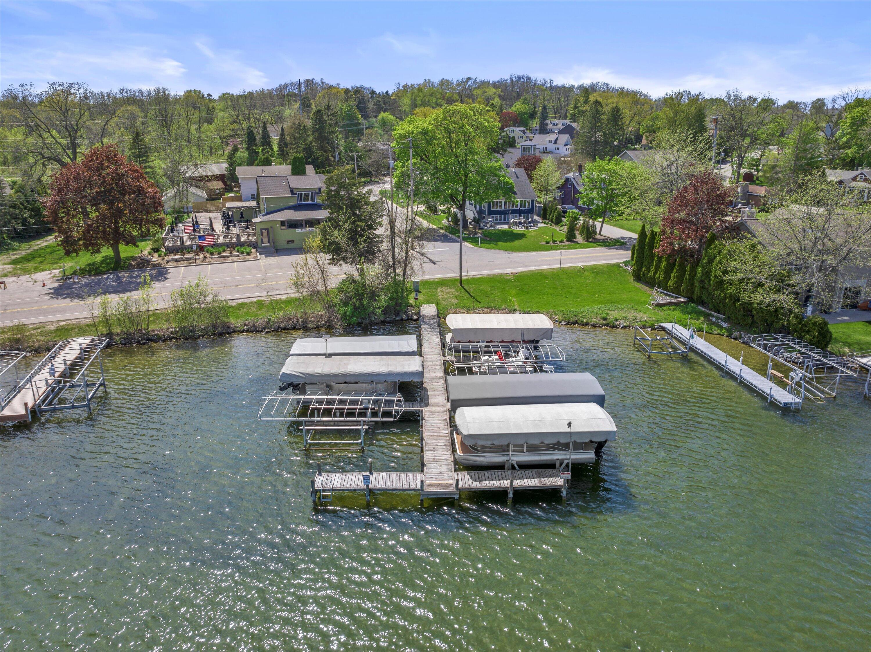 Wisconsin Lake Home for sale (MLS#: 1917592) at 1542  3rd St, in Delafield, Wisconsin. (3 of 34)