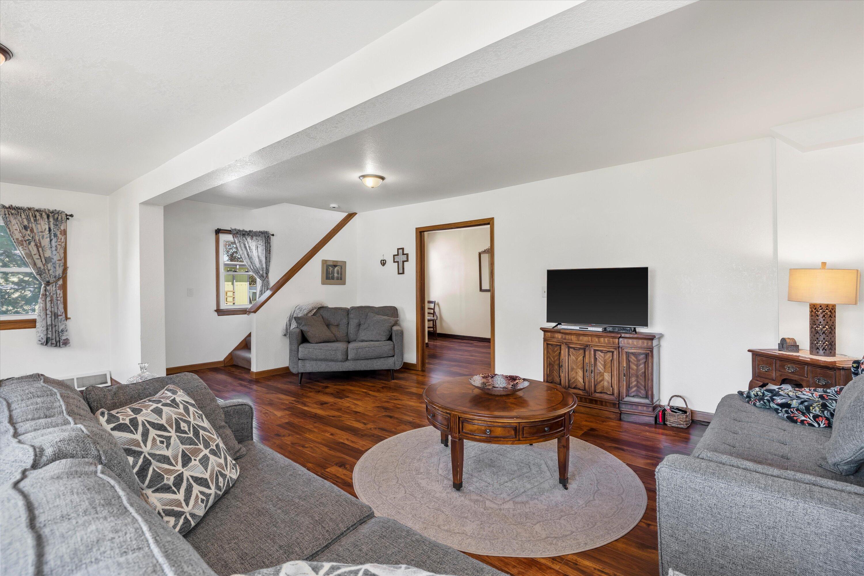 Wisconsin Lake Home for sale (MLS#: 1917592) at 1542  3rd St, in Delafield, Wisconsin. (23 of 34)