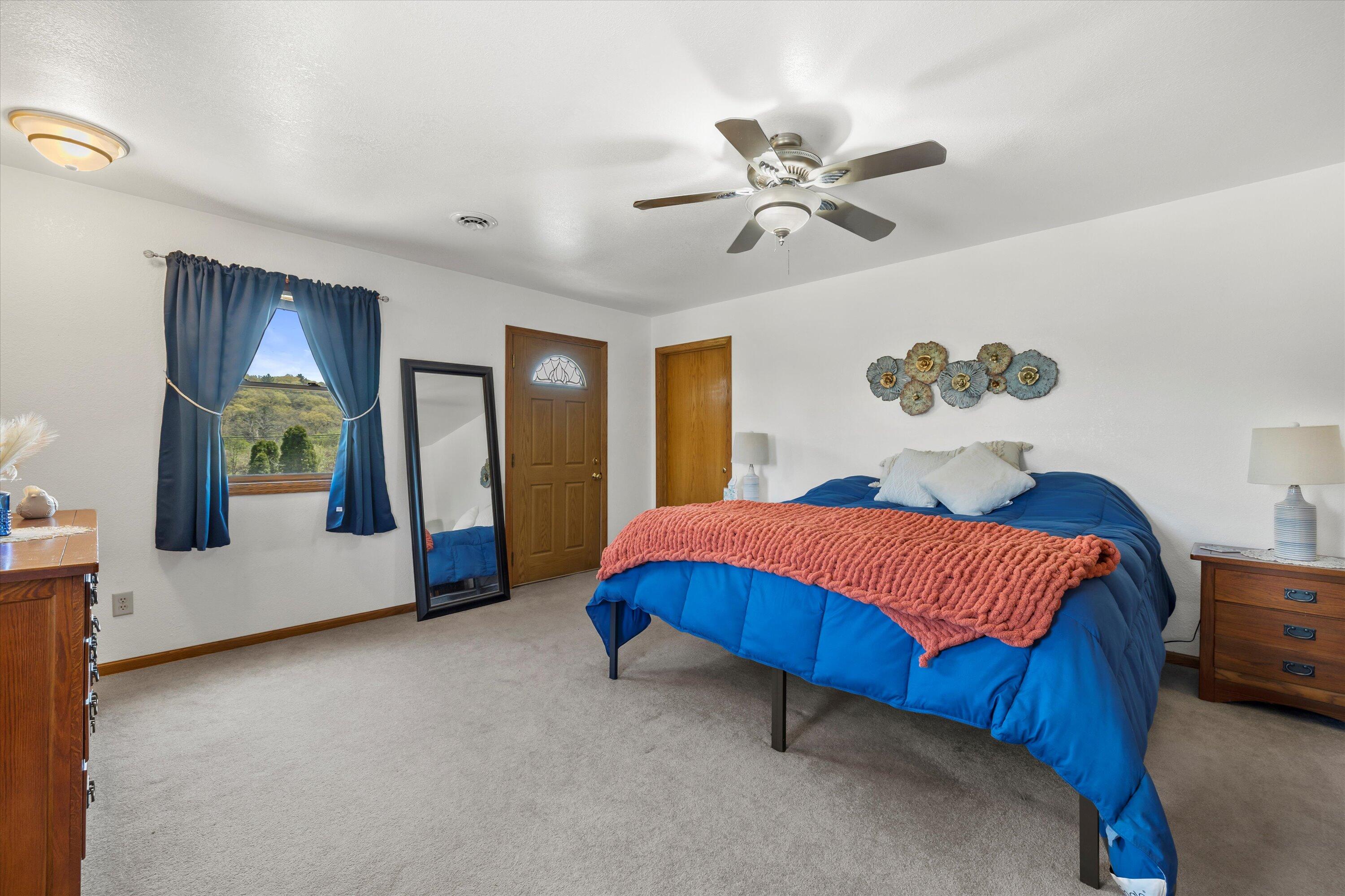 Wisconsin Lake Home for sale (MLS#: 1917592) at 1542  3rd St, in Delafield, Wisconsin. (25 of 34)