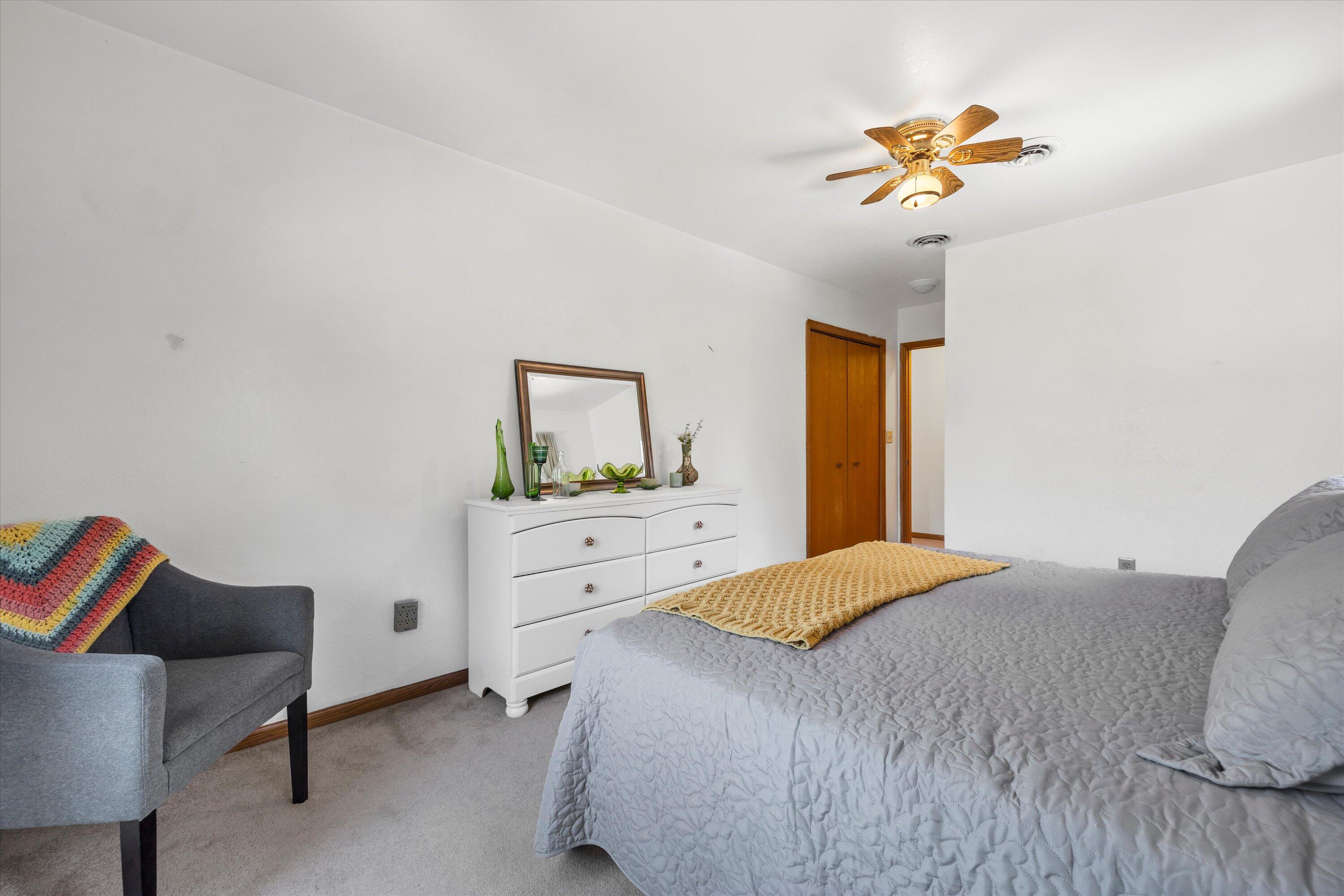 Wisconsin Lake Home for sale (MLS#: 1917592) at 1542  3rd St, in Delafield, Wisconsin. (32 of 34)