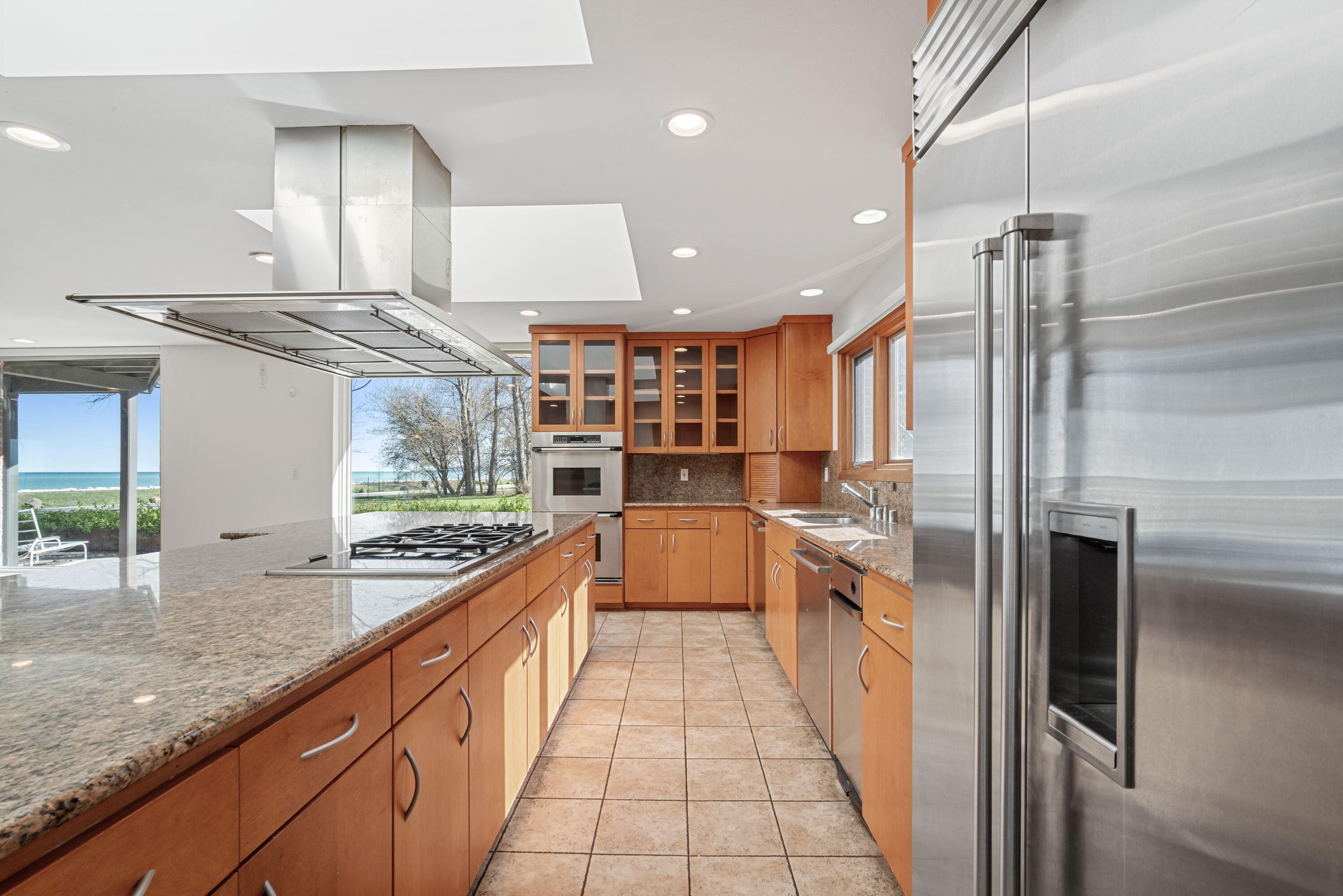 Wisconsin Lake Home for sale (MLS#: 1917612) at 7515 N Beach Dr, in Fox Point, Wisconsin. (14 of 44)