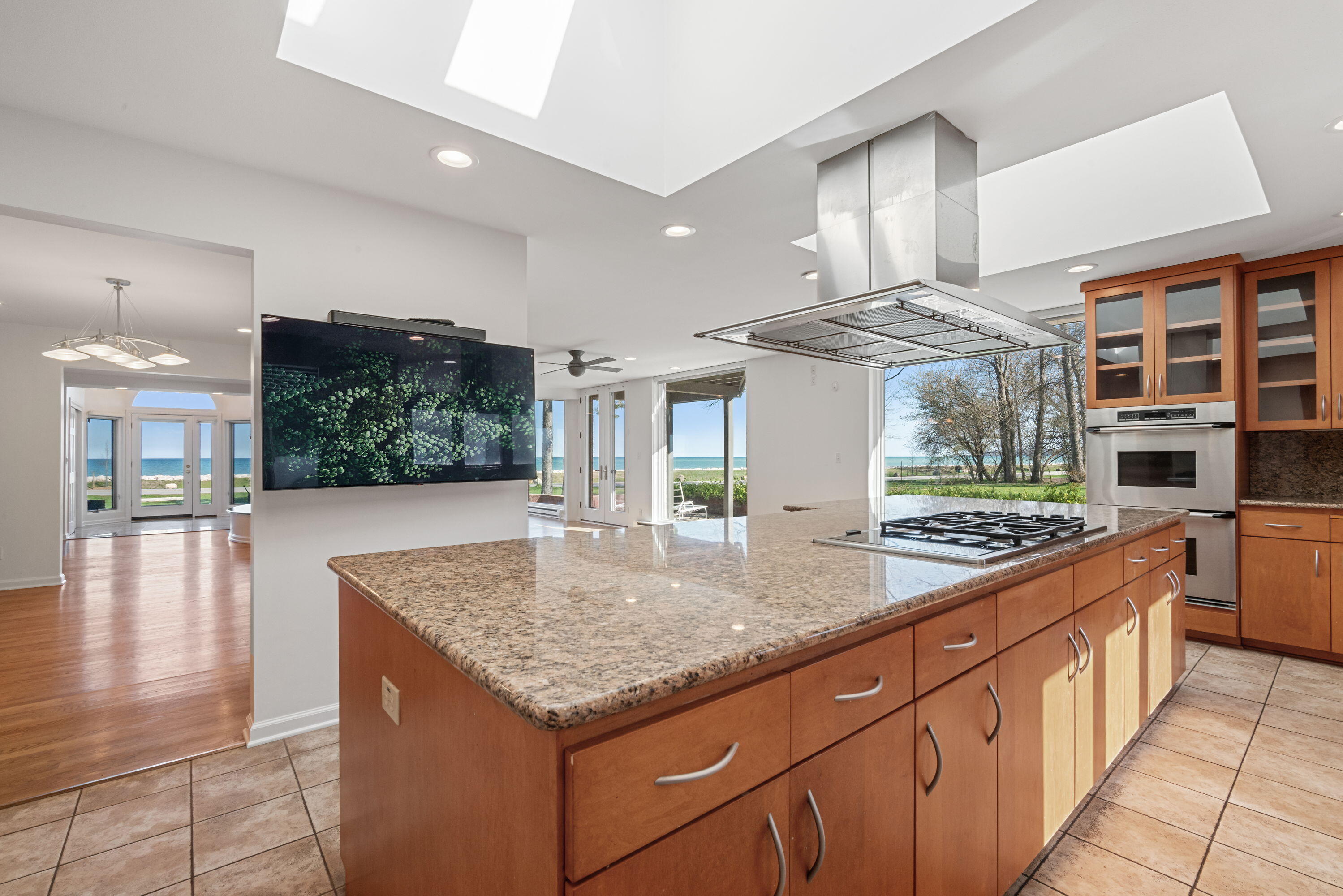 Wisconsin Lake Home for sale (MLS#: 1917612) at 7515 N Beach Dr, in Fox Point, Wisconsin. (15 of 44)