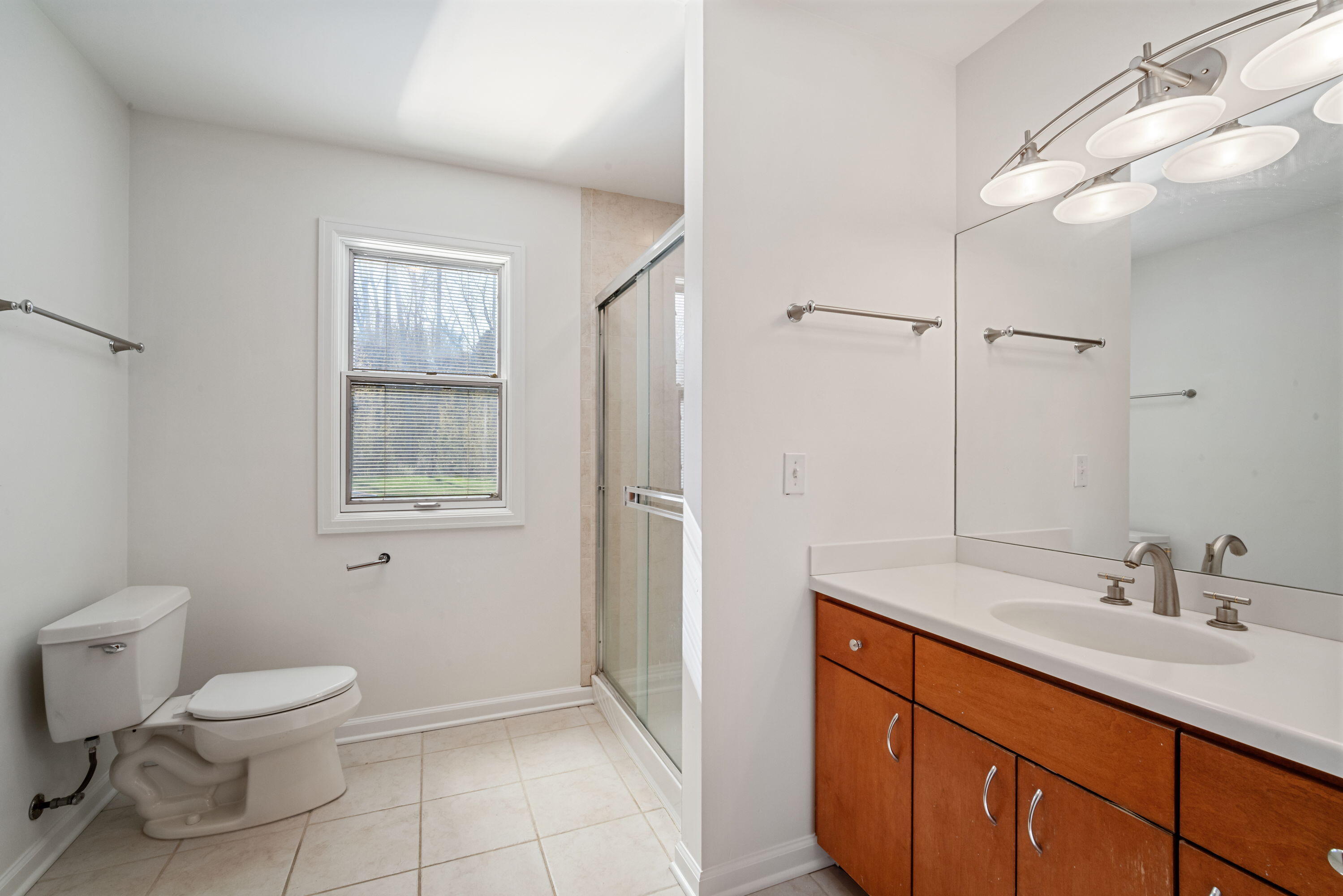 Wisconsin Lake Home for sale (MLS#: 1917612) at 7515 N Beach Dr, in Fox Point, Wisconsin. (21 of 44)