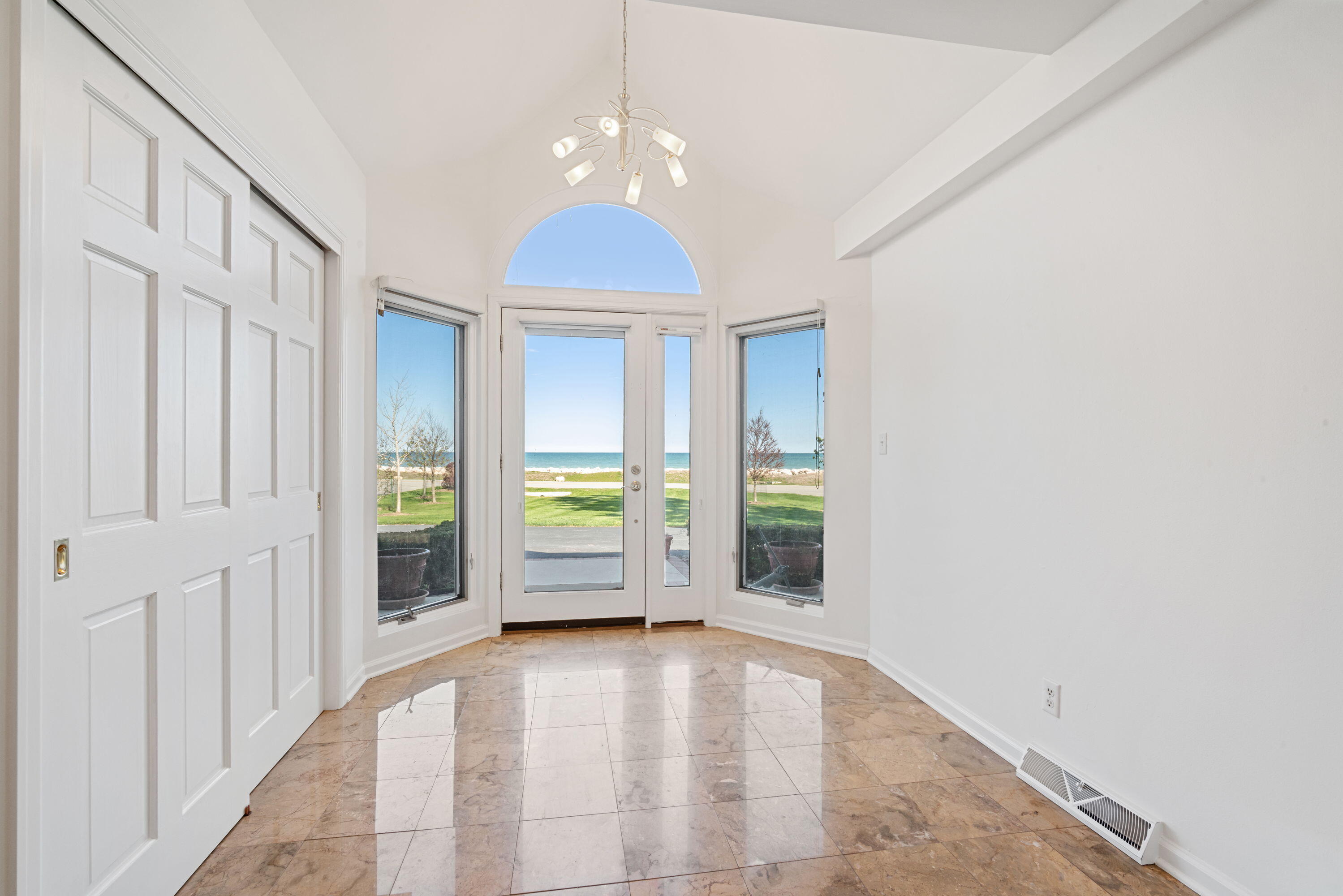 Wisconsin Lake Home for sale (MLS#: 1917612) at 7515 N Beach Dr, in Fox Point, Wisconsin. (6 of 44)
