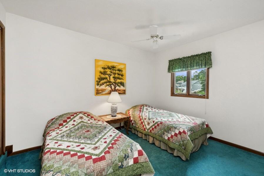 Wisconsin Lake Home for sale (MLS#: 1917840) at 2805  Knollcrest Dr, in Burlington, Wisconsin. (15 of 20)