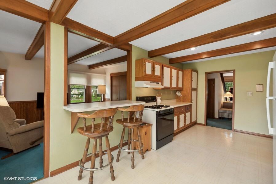 Wisconsin Lake Home for sale (MLS#: 1917840) at 2805  Knollcrest Dr, in Burlington, Wisconsin. (10 of 20)