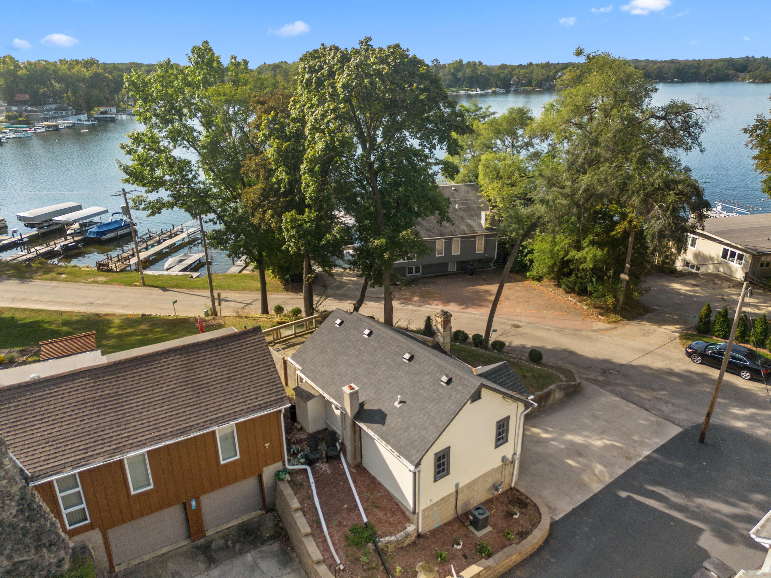 Wisconsin Lake Home for sale (MLS#: 1917895) at N9270  East Shore Rd, in East Troy, Wisconsin. (3 of 37)