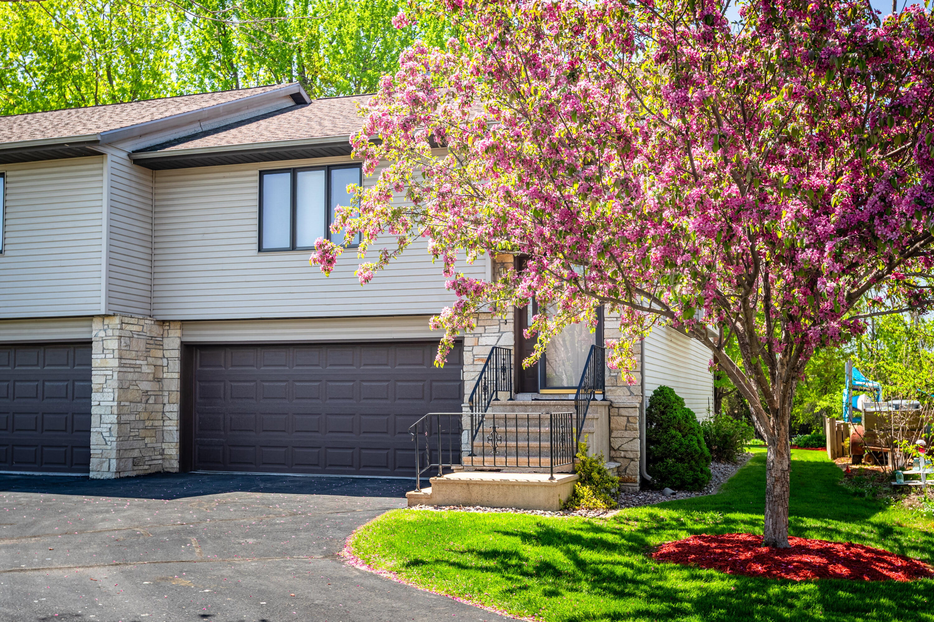 Wisconsin Lake Home for sale (MLS#: 1917911) at 206  WESTVIEW PL -, in La Crosse, Wisconsin. (11 of 46)
