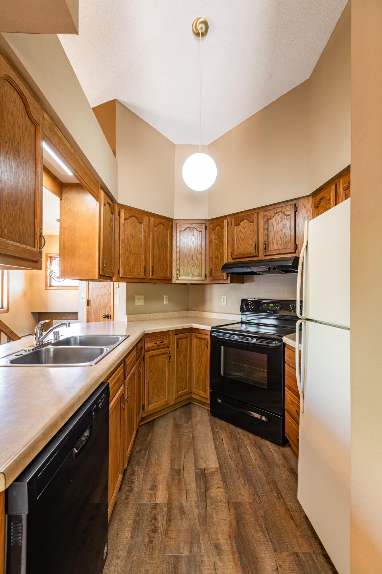 Wisconsin Lake Home for sale (MLS#: 1917911) at 206  WESTVIEW PL -, in La Crosse, Wisconsin. (20 of 46)