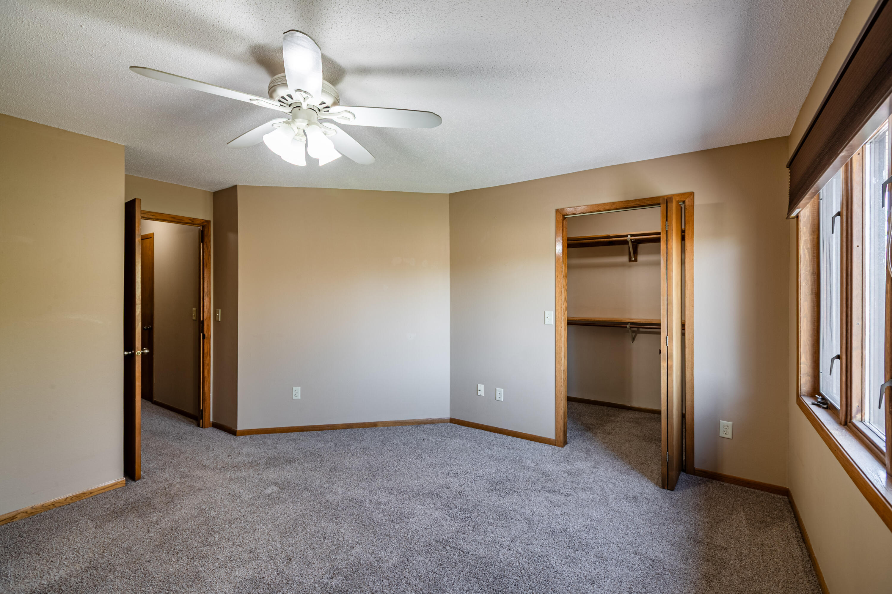 Wisconsin Lake Home for sale (MLS#: 1917911) at 206  WESTVIEW PL -, in La Crosse, Wisconsin. (23 of 46)