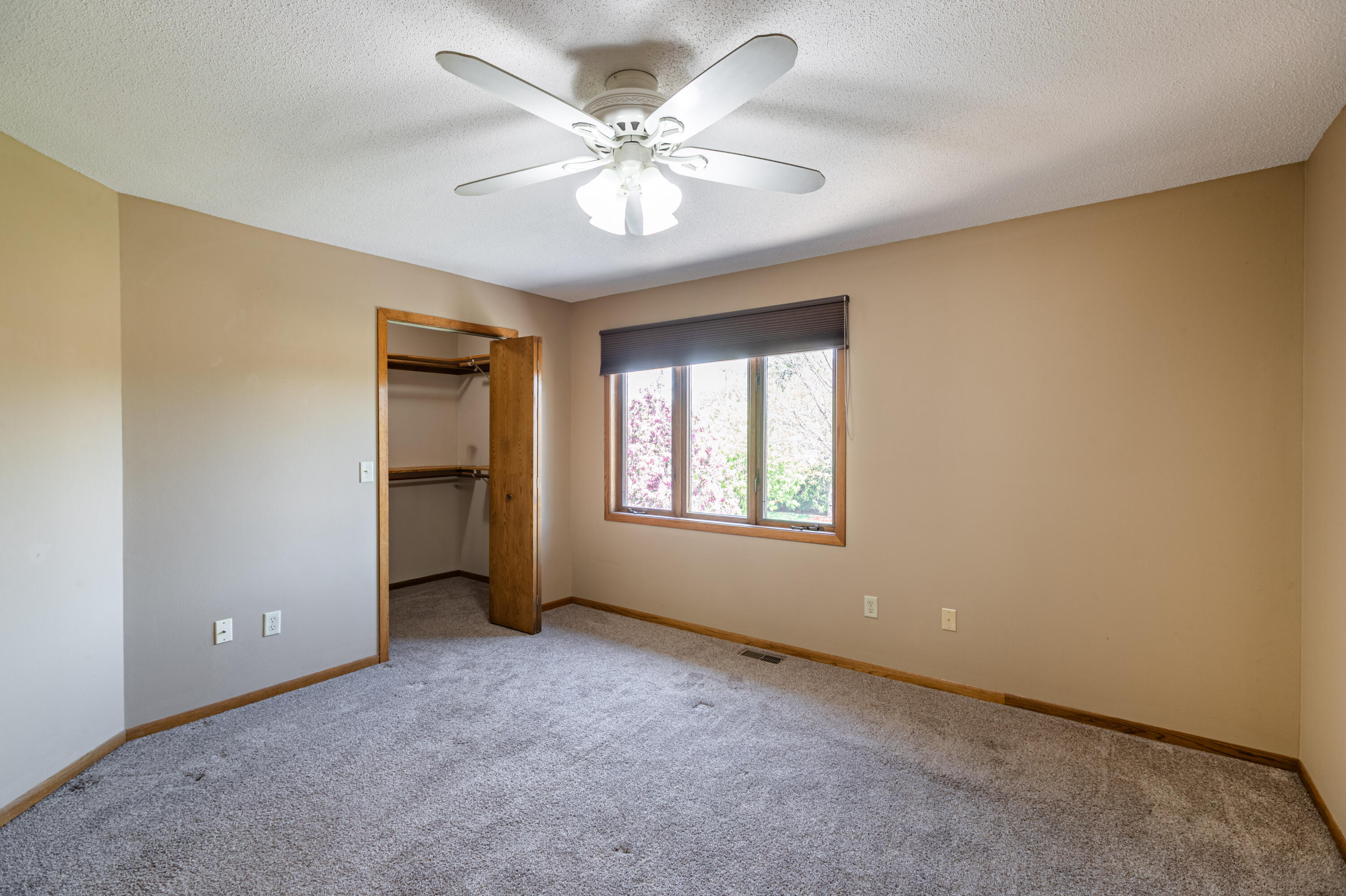 Wisconsin Lake Home for sale (MLS#: 1917911) at 206  WESTVIEW PL -, in La Crosse, Wisconsin. (24 of 46)
