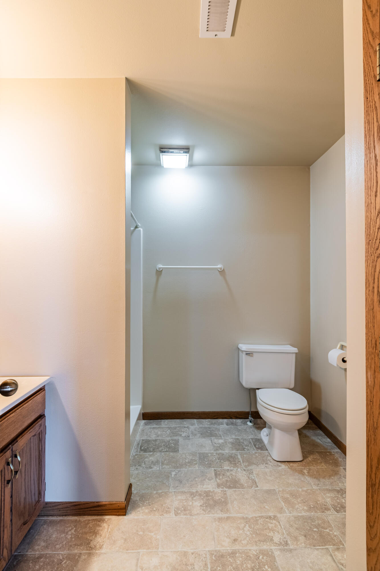 Wisconsin Lake Home for sale (MLS#: 1917911) at 206  WESTVIEW PL -, in La Crosse, Wisconsin. (28 of 46)
