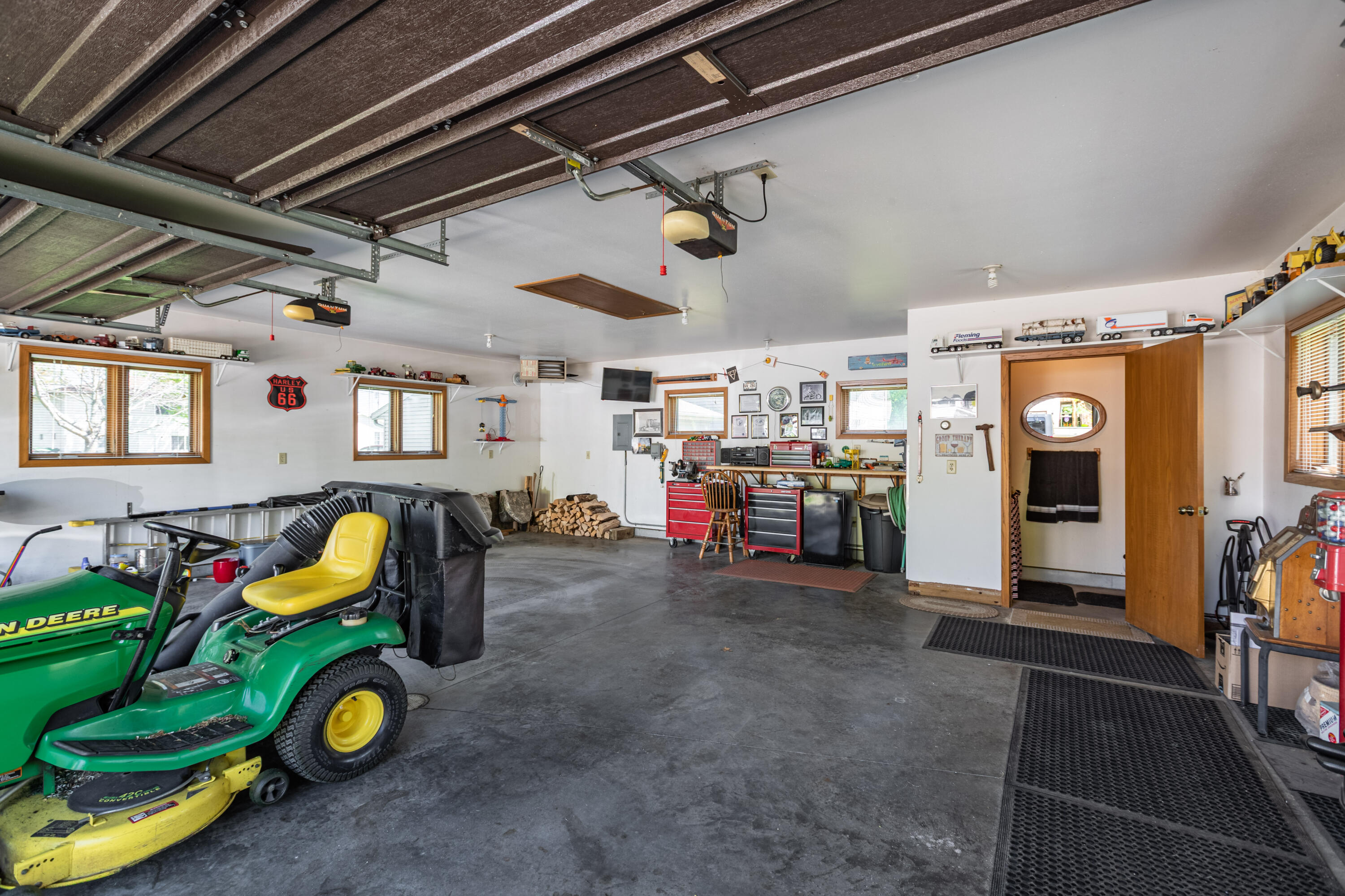 Wisconsin Lake Home for sale (MLS#: 1917911) at 206  WESTVIEW PL -, in La Crosse, Wisconsin. (33 of 46)
