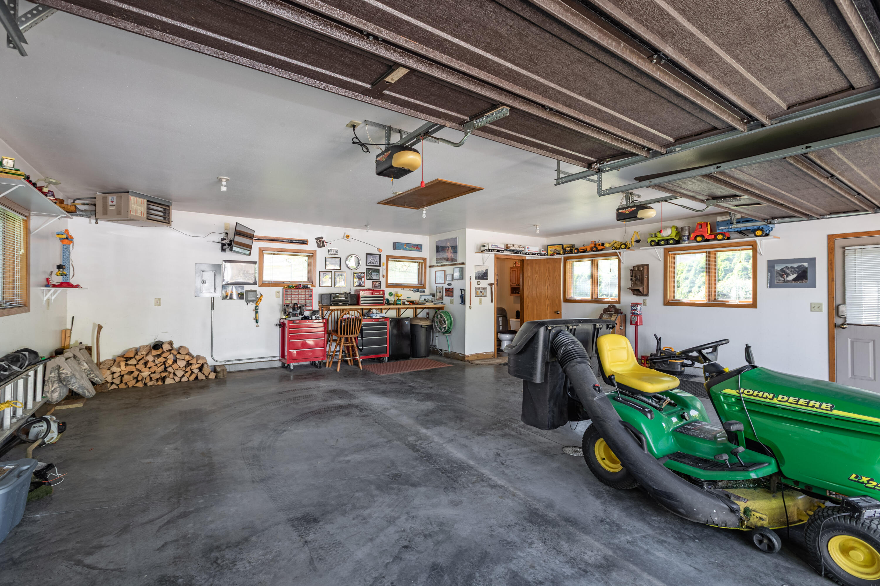 Wisconsin Lake Home for sale (MLS#: 1917911) at 206  WESTVIEW PL -, in La Crosse, Wisconsin. (34 of 46)