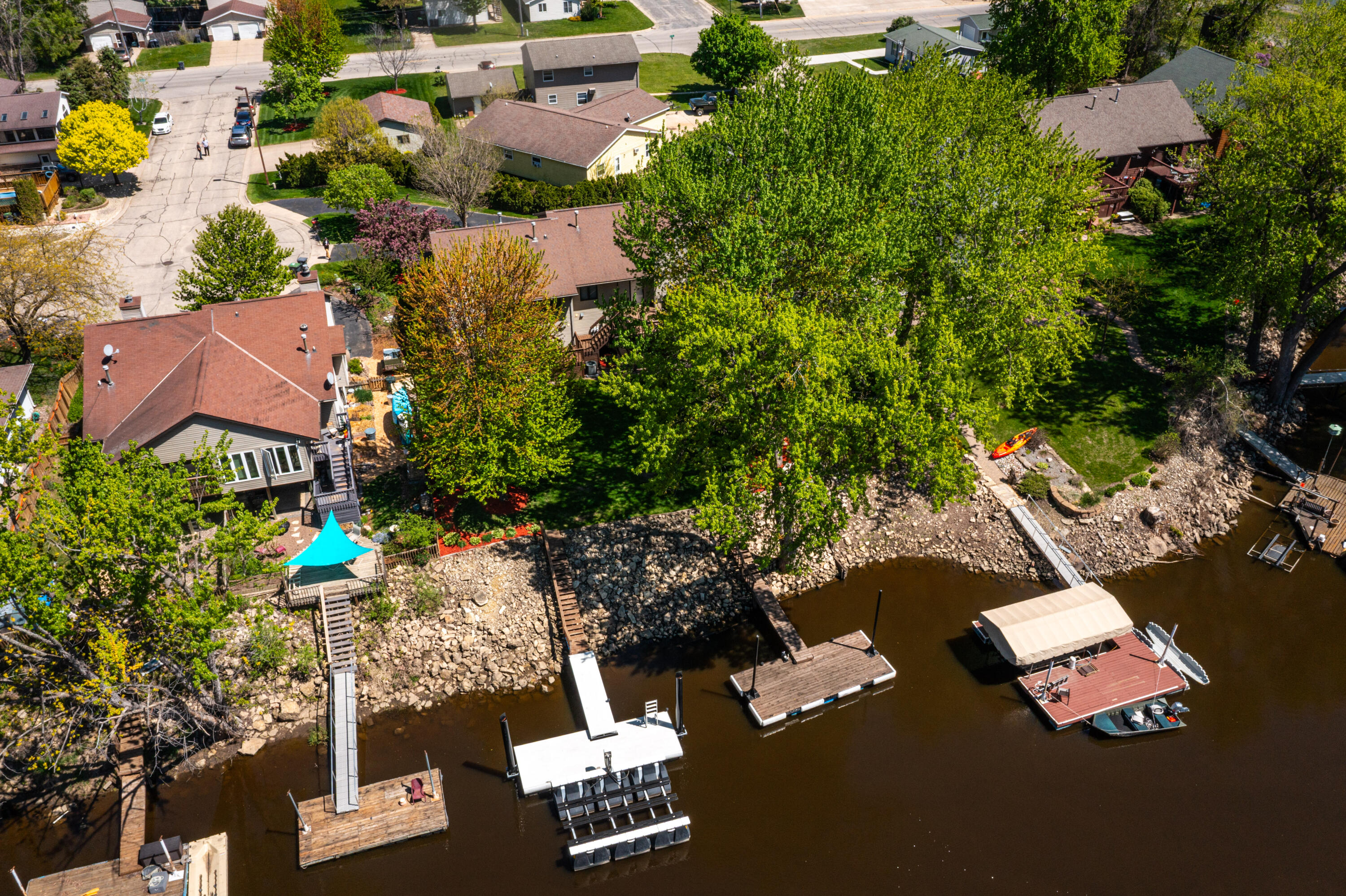 Wisconsin Lake Home for sale (MLS#: 1917911) at 206  WESTVIEW PL -, in La Crosse, Wisconsin. (42 of 46)