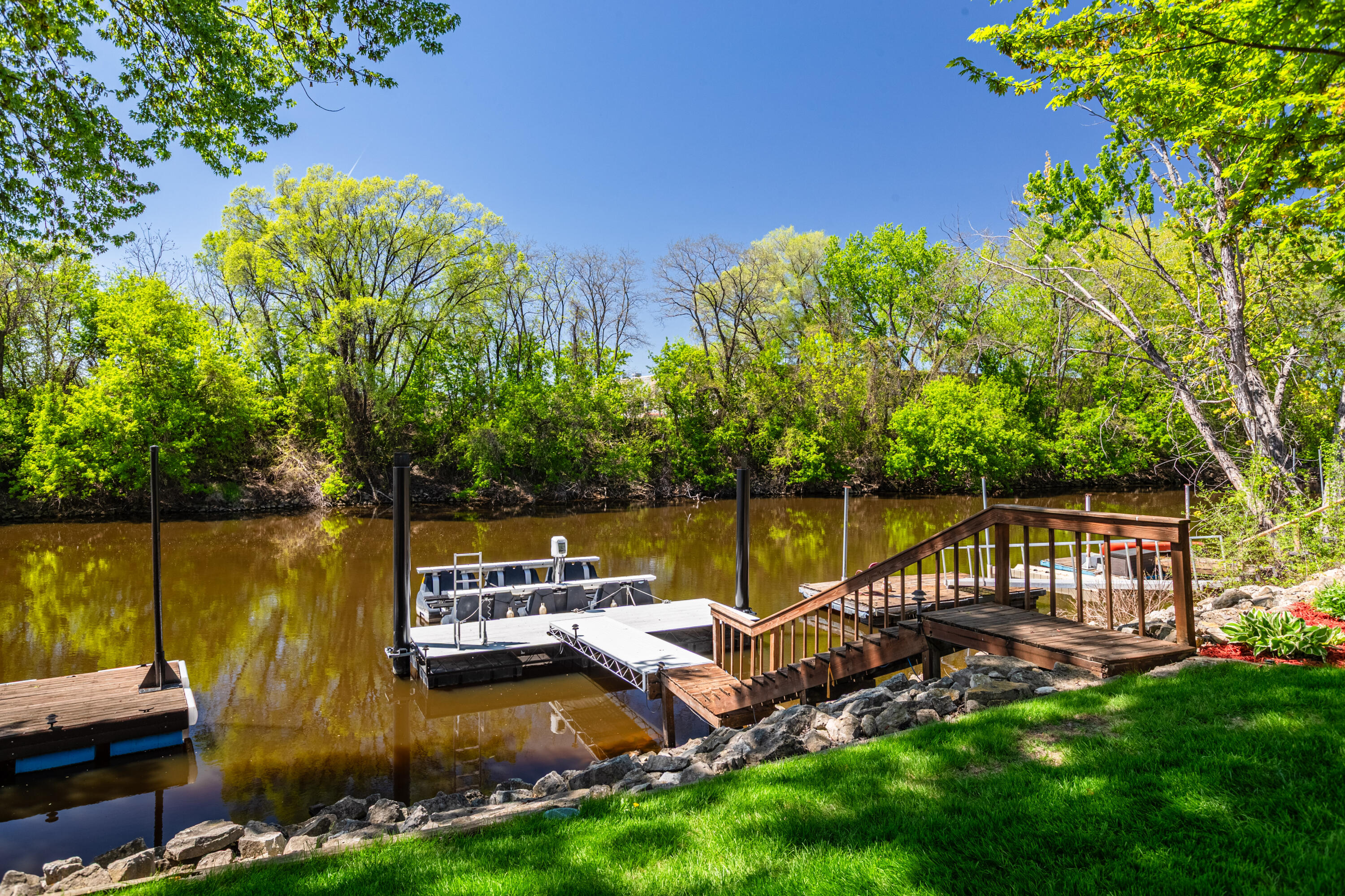 Wisconsin Lake Home for sale (MLS#: 1917911) at 206  WESTVIEW PL -, in La Crosse, Wisconsin. (47 of 46)