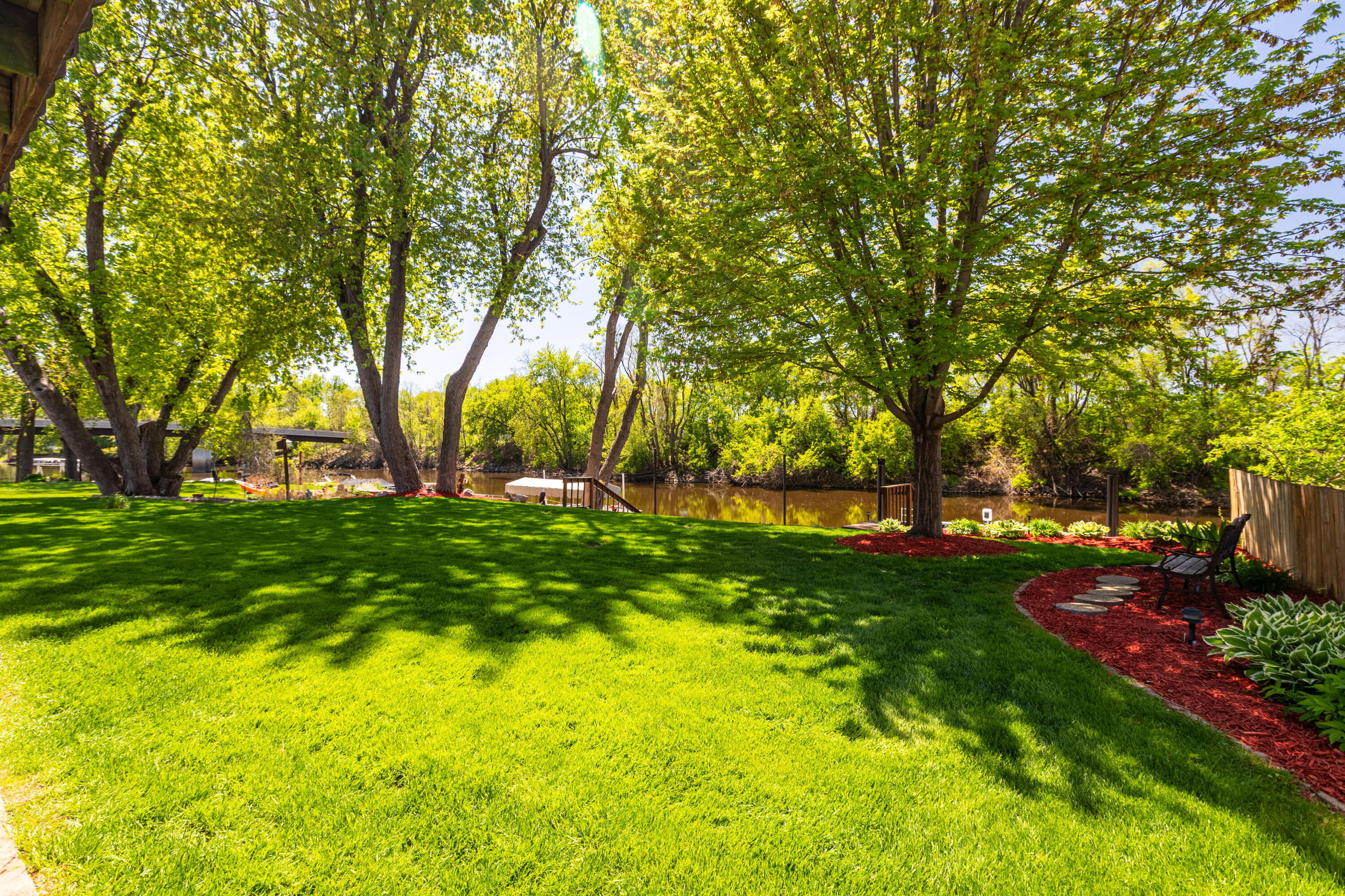 Wisconsin Lake Home for sale (MLS#: 1917911) at 206  WESTVIEW PL -, in La Crosse, Wisconsin. (9 of 46)