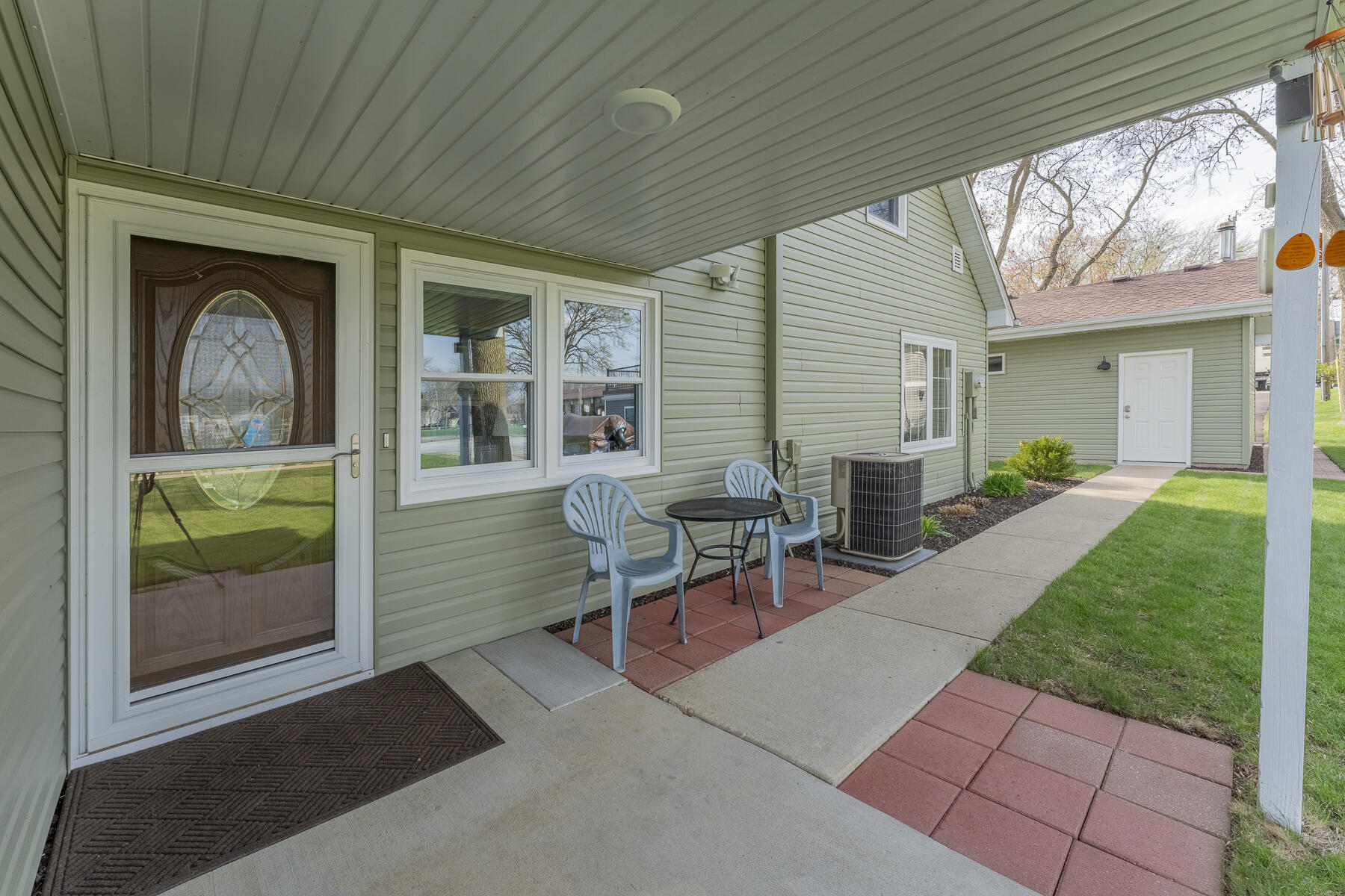 Wisconsin Lake Home for sale (MLS#: 1917934) at 544 N Cogswell Dr, in Salem Lakes, Wisconsin. (4 of 25)