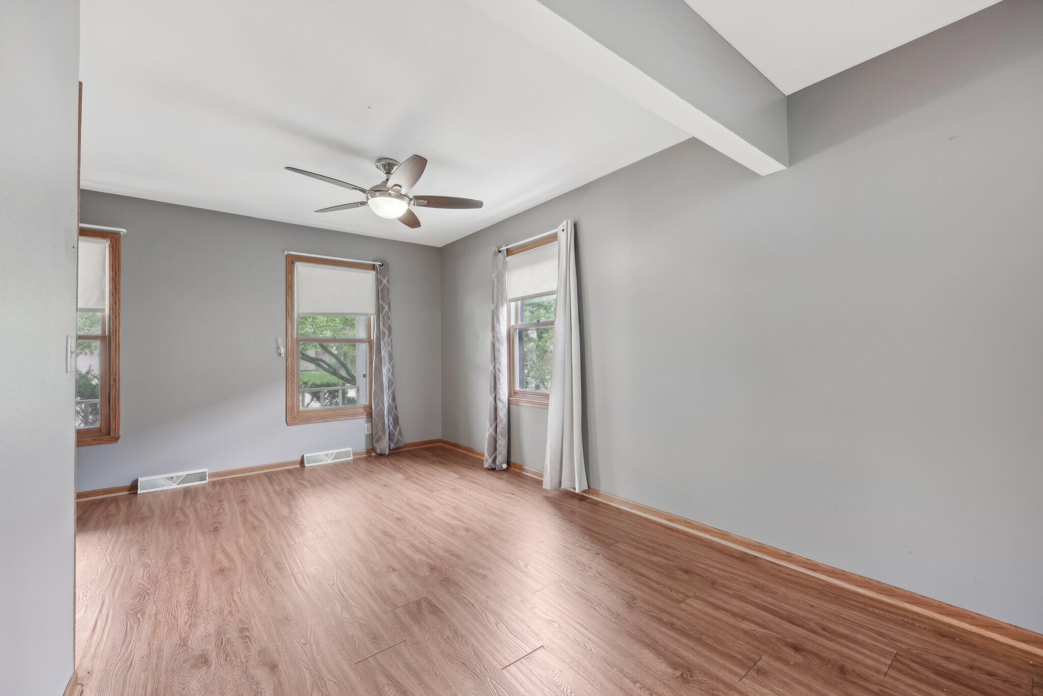 Wisconsin Lake Home for sale (MLS#: 1918323) at 1212 N Glenwood Cir, in West Bend, Wisconsin. (14 of 40)