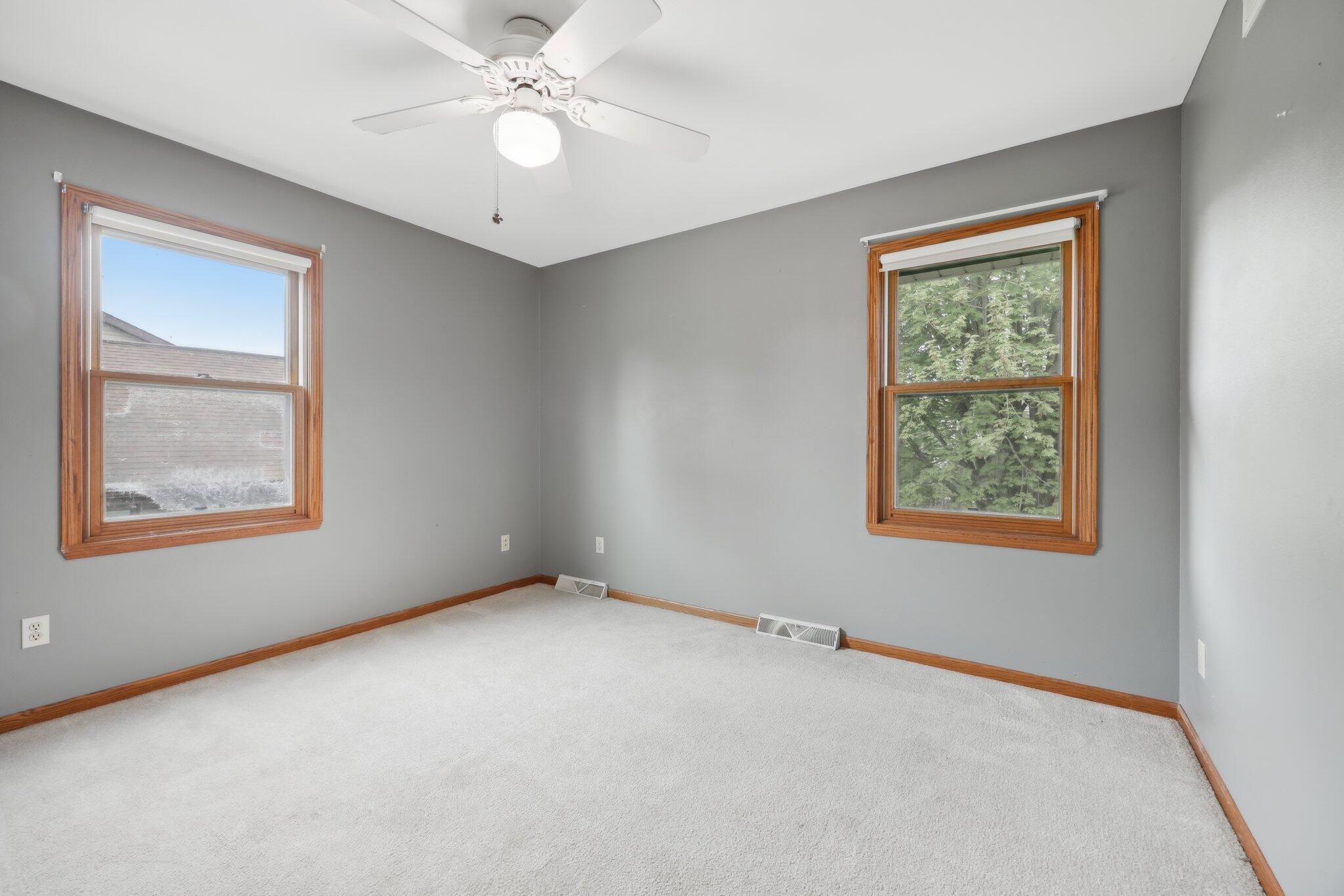 Wisconsin Lake Home for sale (MLS#: 1918323) at 1212 N Glenwood Cir, in West Bend, Wisconsin. (19 of 40)