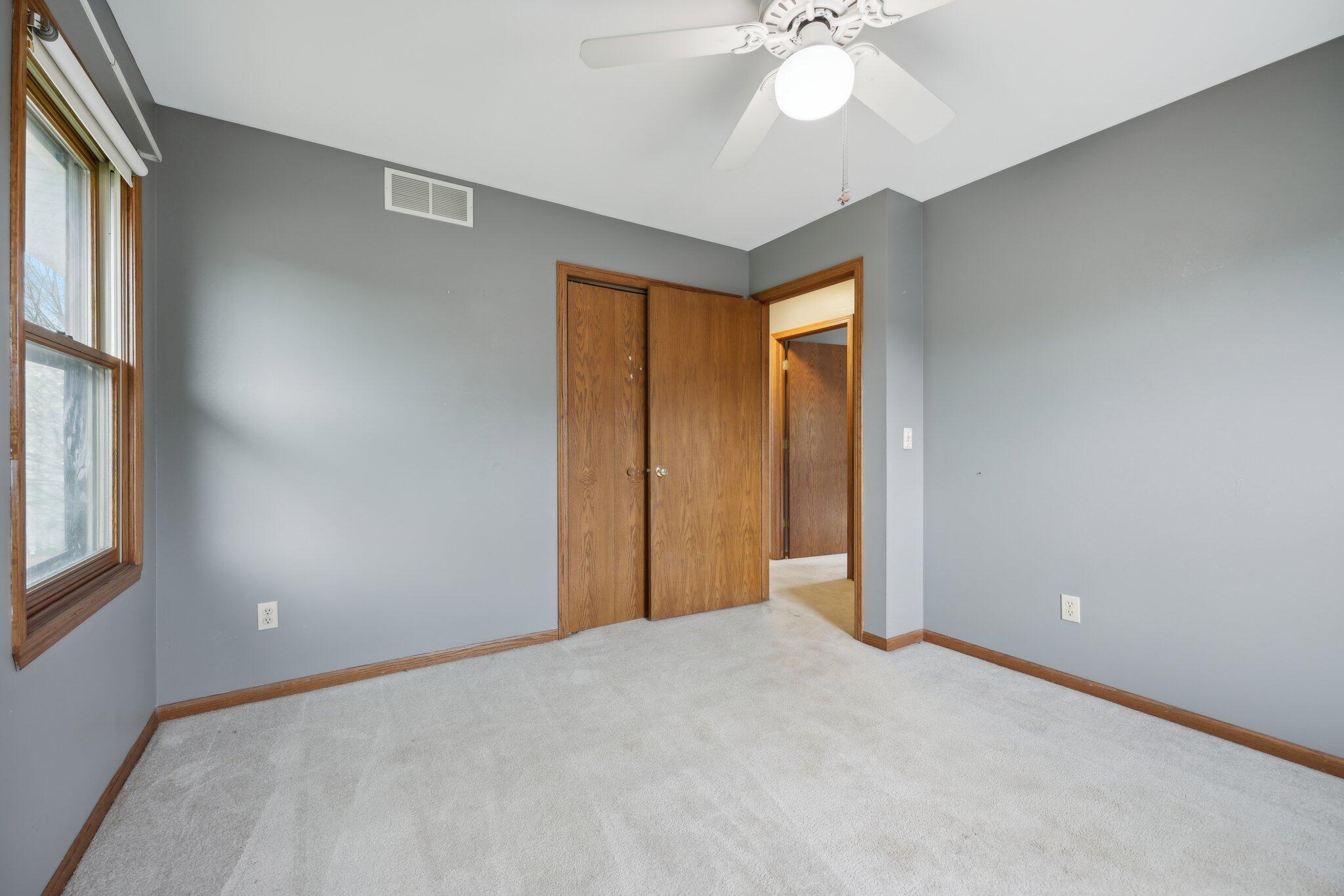 Wisconsin Lake Home for sale (MLS#: 1918323) at 1212 N Glenwood Cir, in West Bend, Wisconsin. (20 of 40)