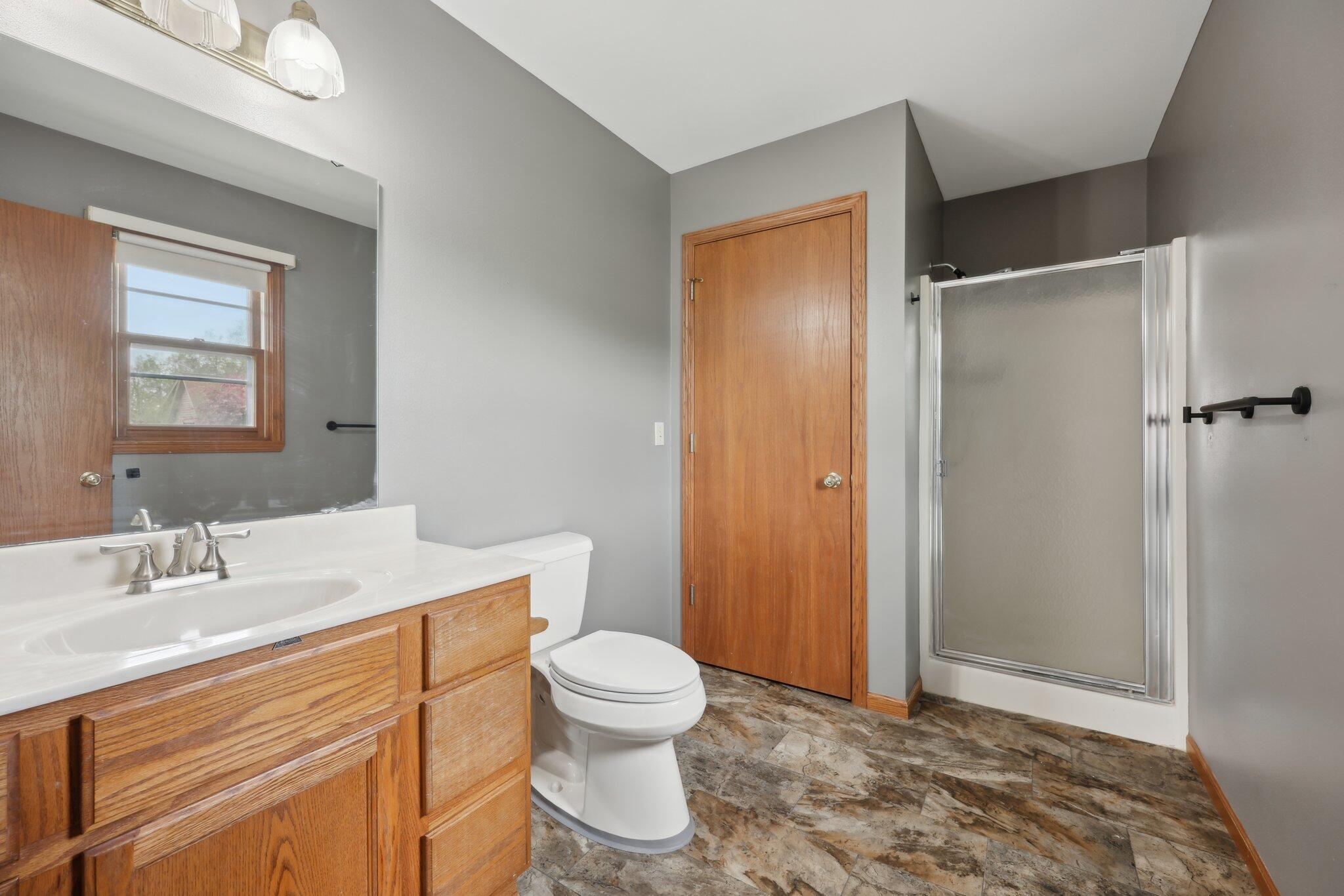 Wisconsin Lake Home for sale (MLS#: 1918323) at 1212 N Glenwood Cir, in West Bend, Wisconsin. (28 of 40)