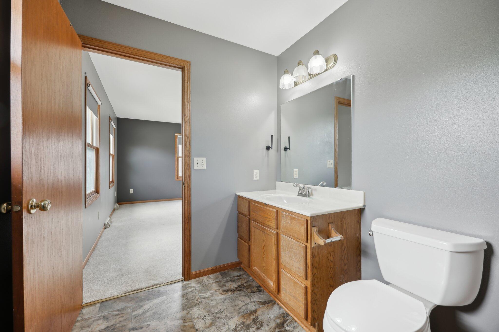 Wisconsin Lake Home for sale (MLS#: 1918323) at 1212 N Glenwood Cir, in West Bend, Wisconsin. (29 of 40)