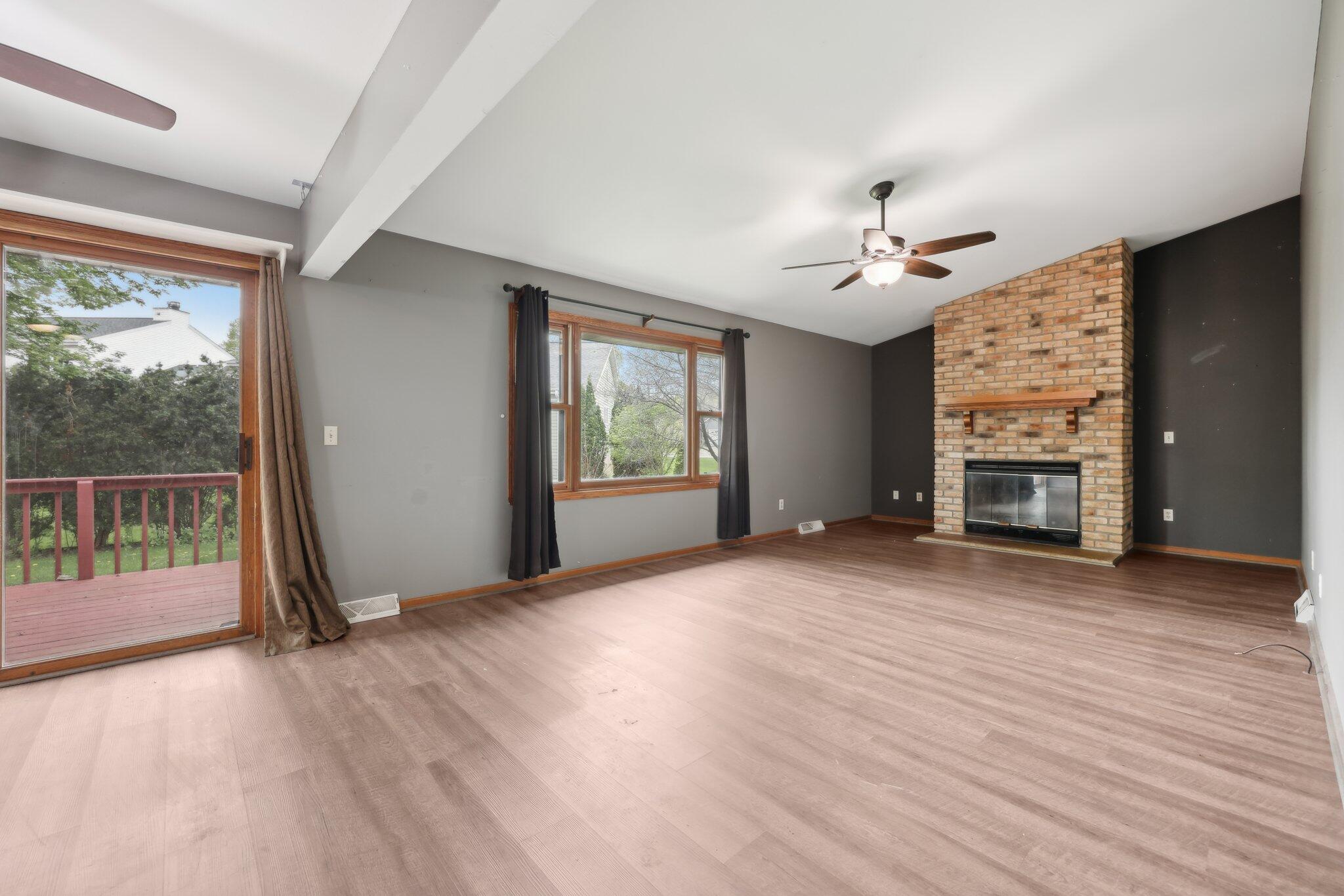 Wisconsin Lake Home for sale (MLS#: 1918323) at 1212 N Glenwood Cir, in West Bend, Wisconsin. (5 of 40)