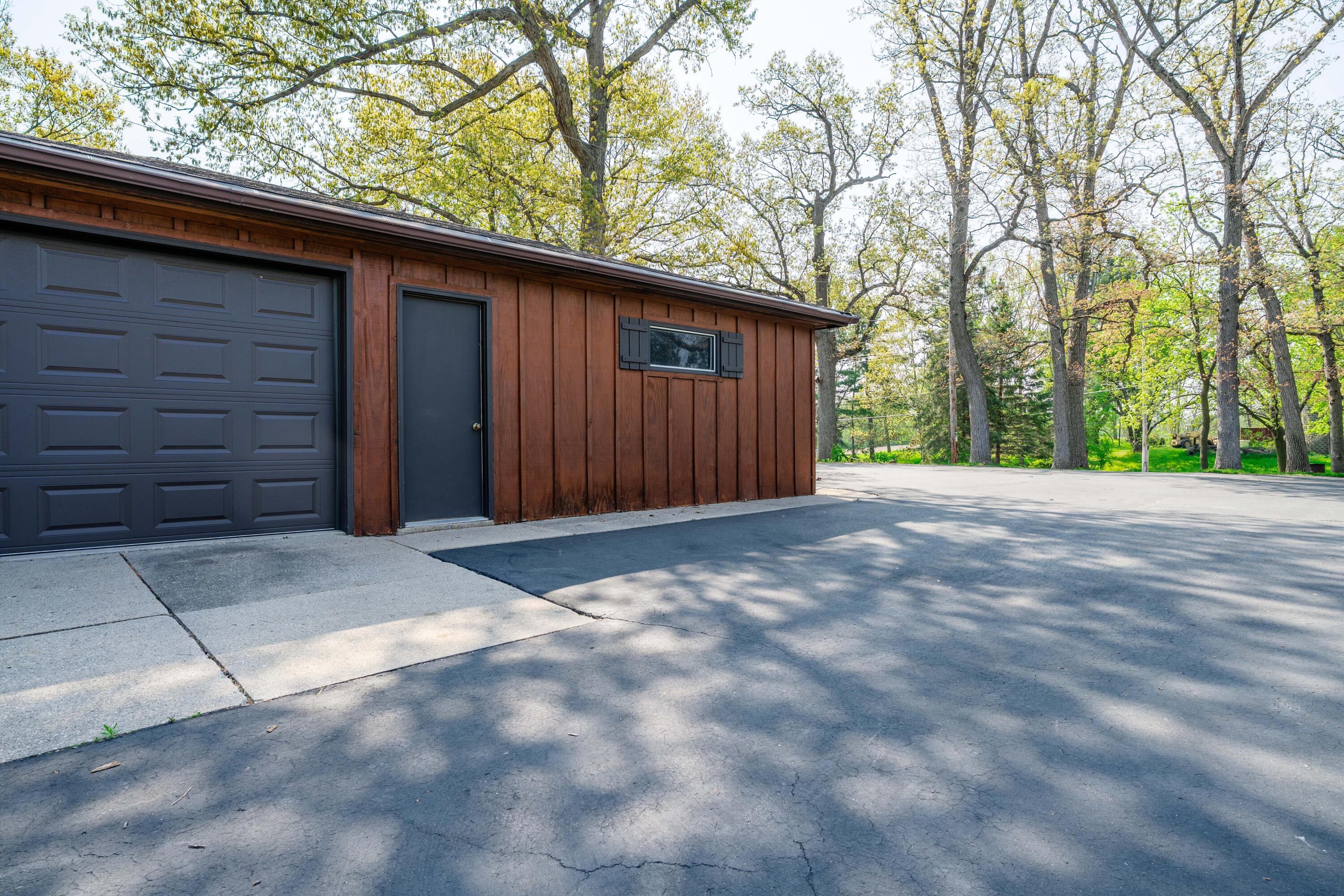 Wisconsin Lake Home for sale (MLS#: 1918324) at S110W20530 S Denoon Rd, in Muskego, Wisconsin. (12 of 45)