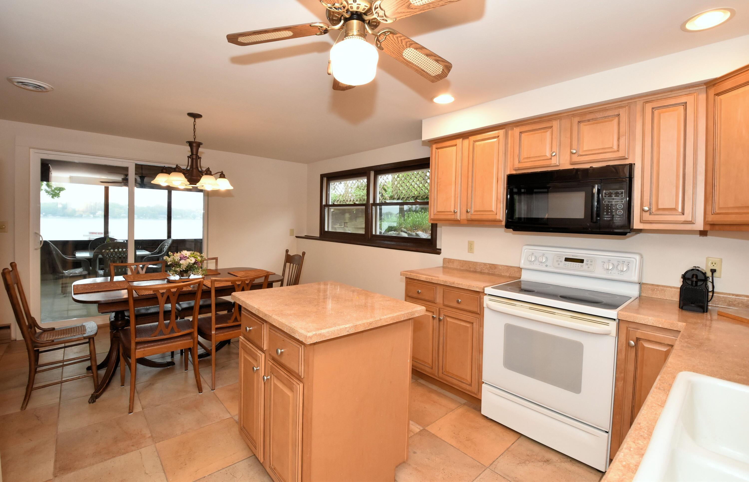 Wisconsin Lake Home for sale (MLS#: 1918324) at S110W20530 S Denoon Rd, in Muskego, Wisconsin. (15 of 45)