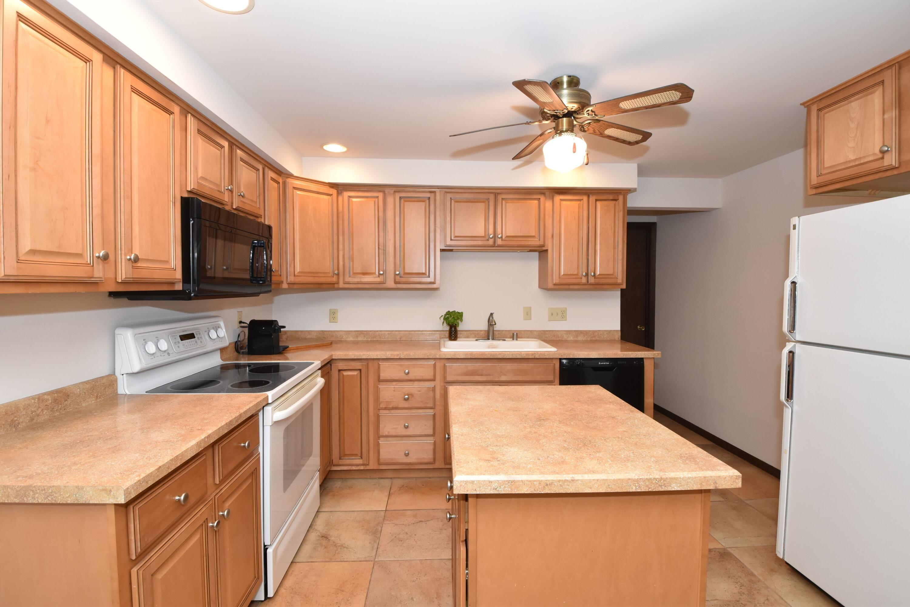 Wisconsin Lake Home for sale (MLS#: 1918324) at S110W20530 S Denoon Rd, in Muskego, Wisconsin. (16 of 45)